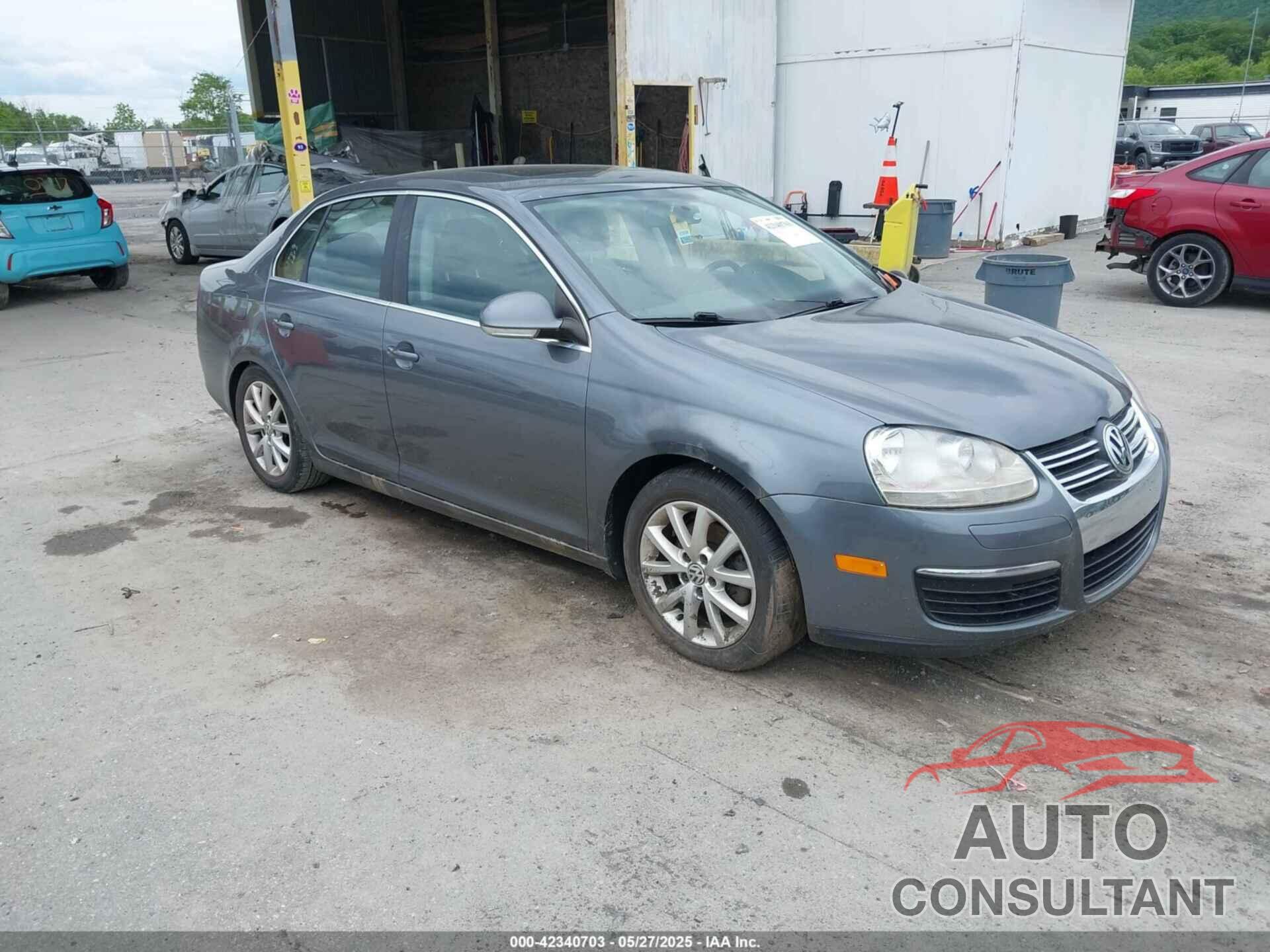 VOLKSWAGEN JETTA 2010 - 3VWRZ7AJXAM018241