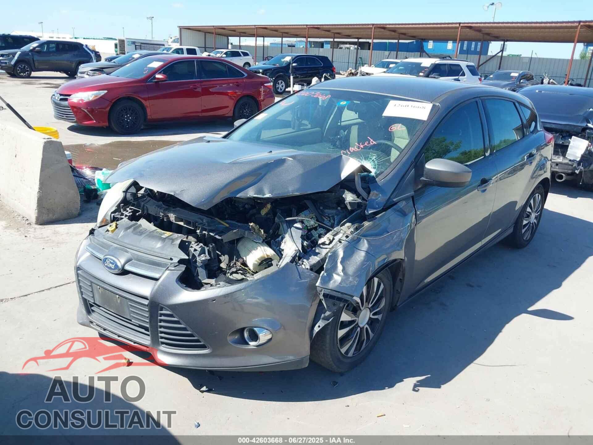 FORD FOCUS 2012 - 1FAHP3K26CL313237