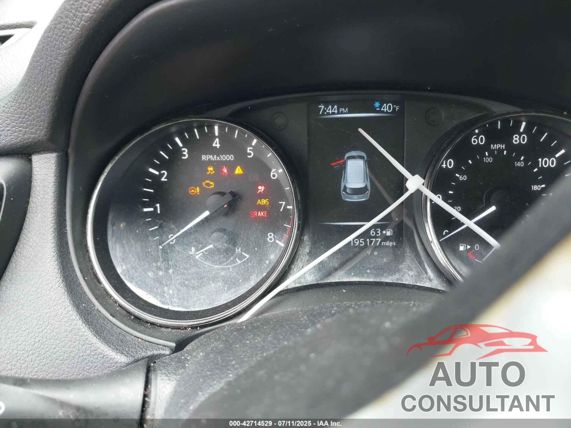 NISSAN ROGUE 2017 - KNMAT2MT5HP522900