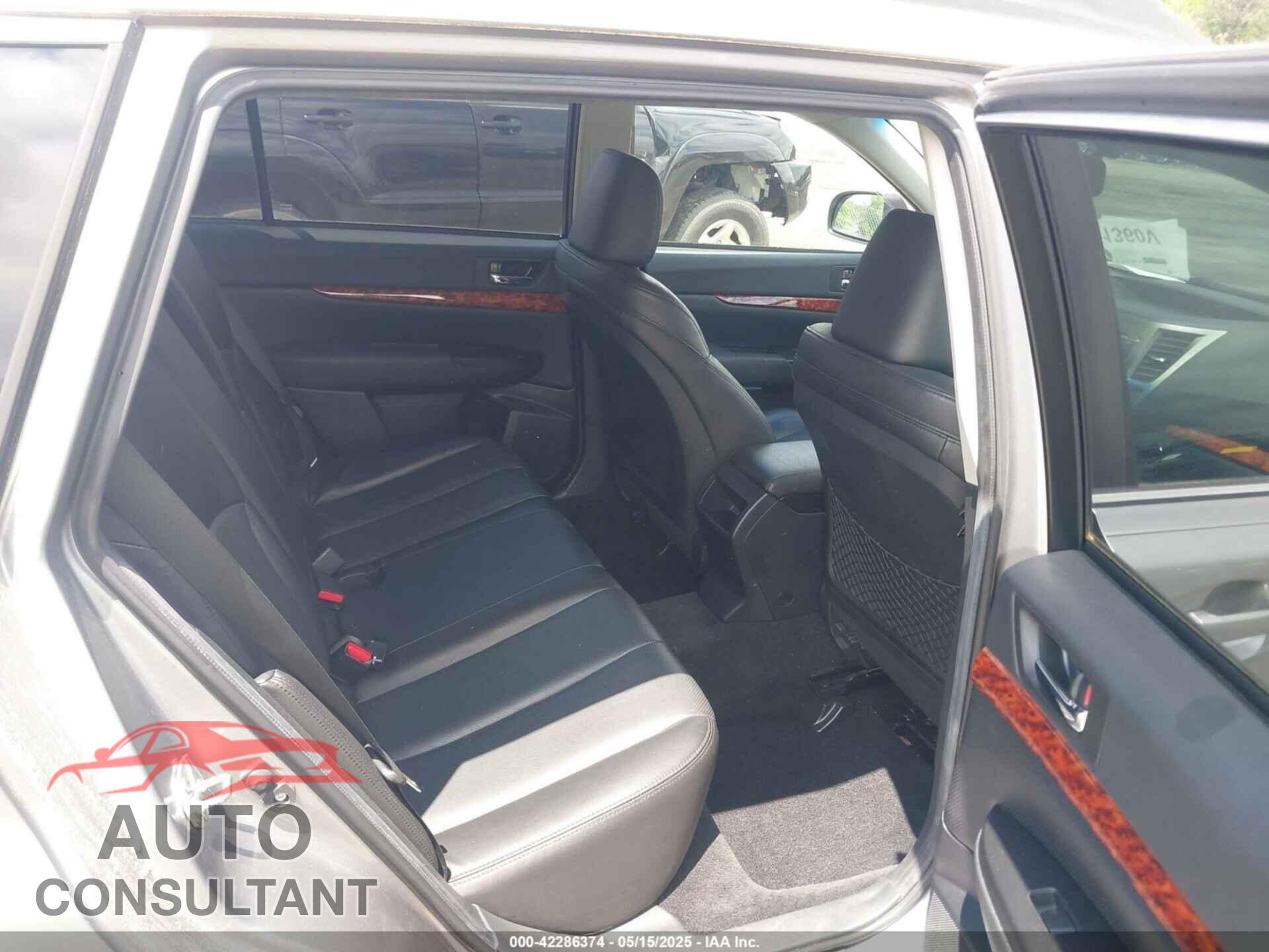 SUBARU OUTBACK 2011 - 4S4BRBKC8B3384561