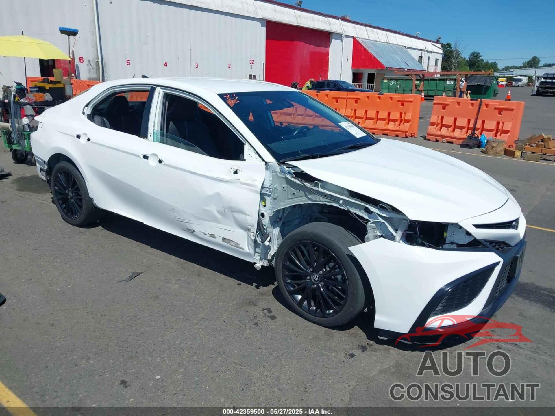 TOYOTA CAMRY 2022 - 4T1G11AK5NU075077