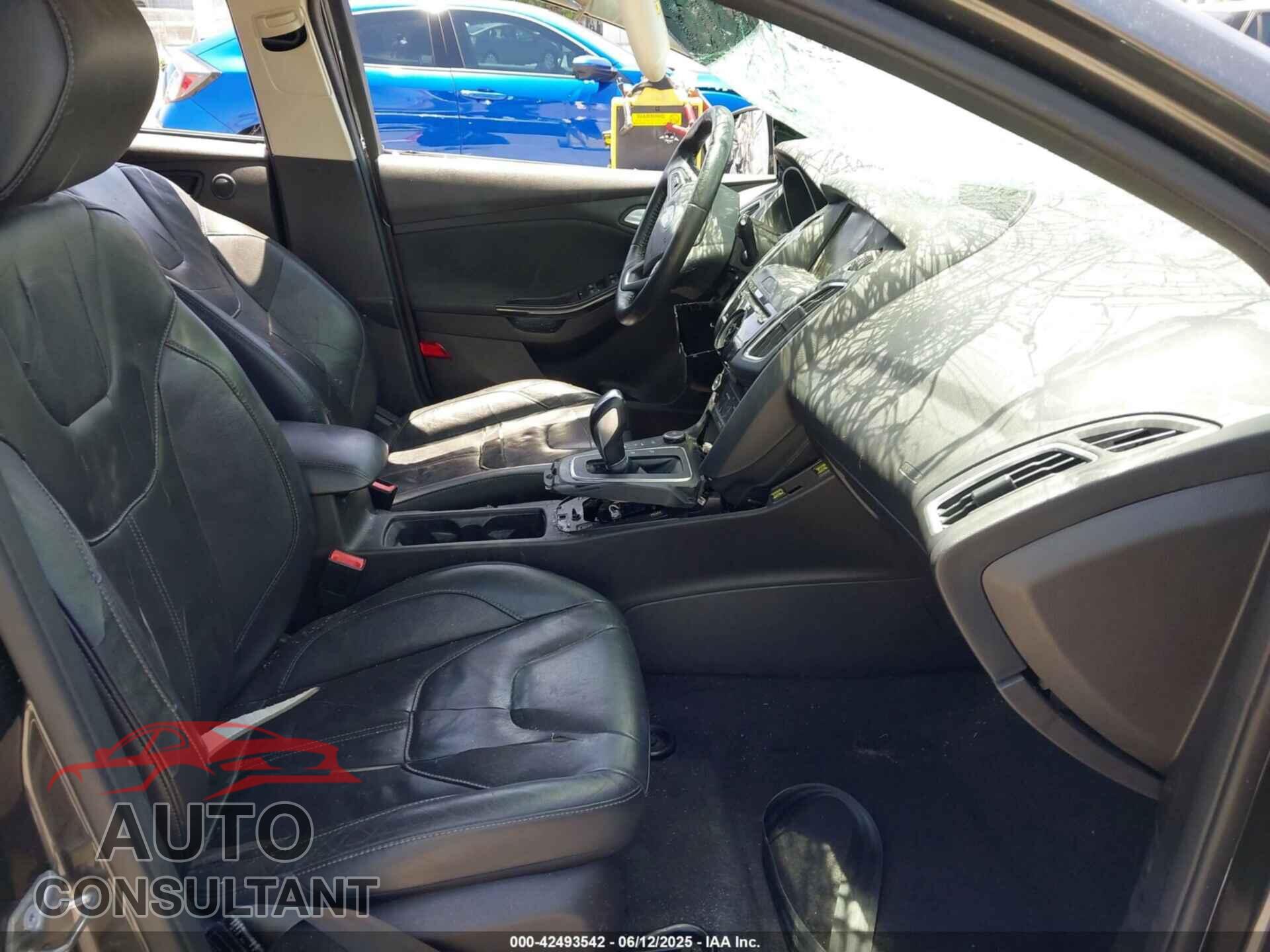 FORD FOCUS 2015 - 1FADP3N27FL380525