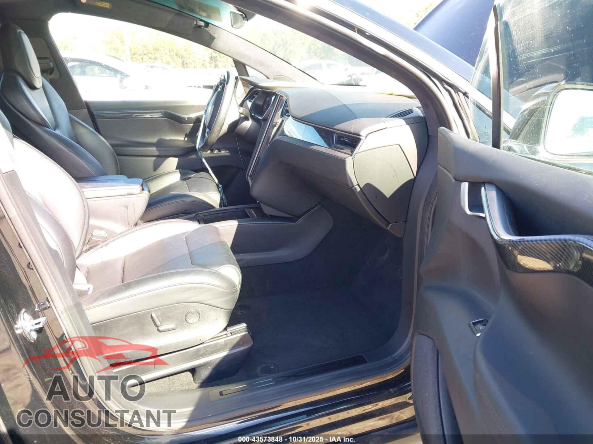 TESLA MODEL X 2019 - 5YJXCAE24KF154544