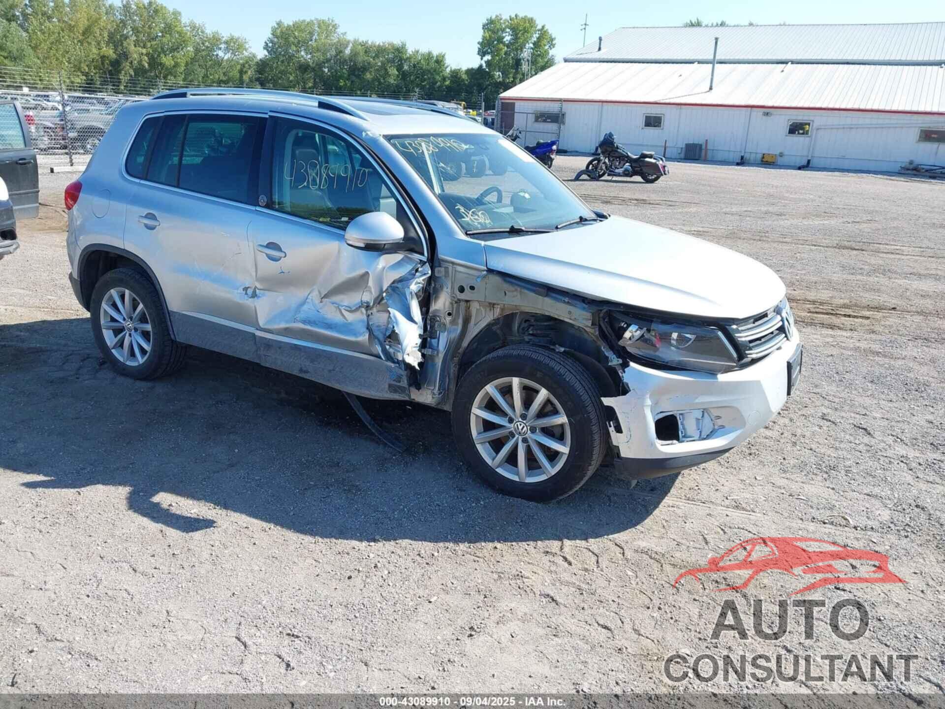 VOLKSWAGEN TIGUAN 2017 - WVGSV7AXXHK018337