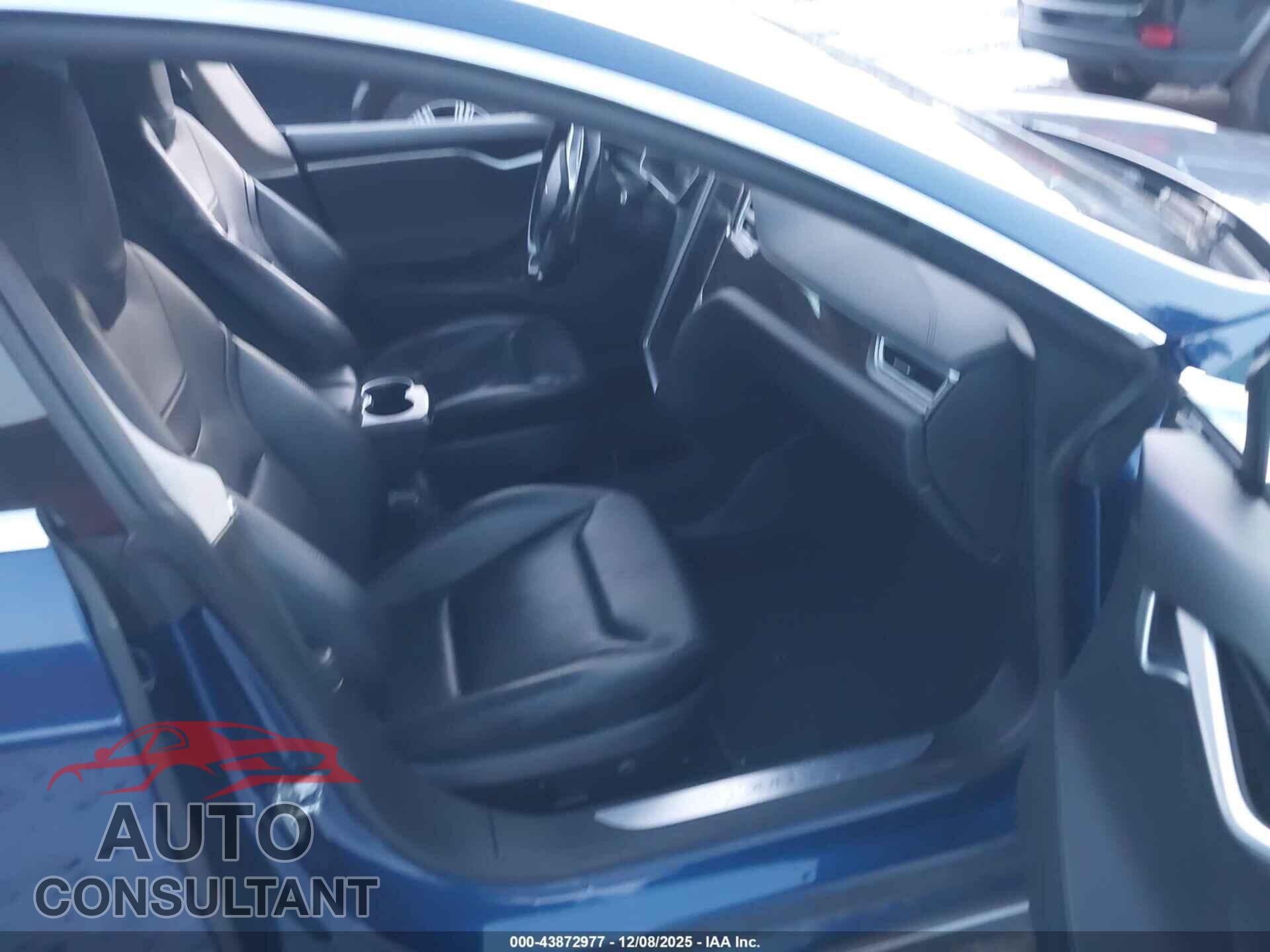 TESLA MODEL S 2015 - 5YJSA1E27FF100273