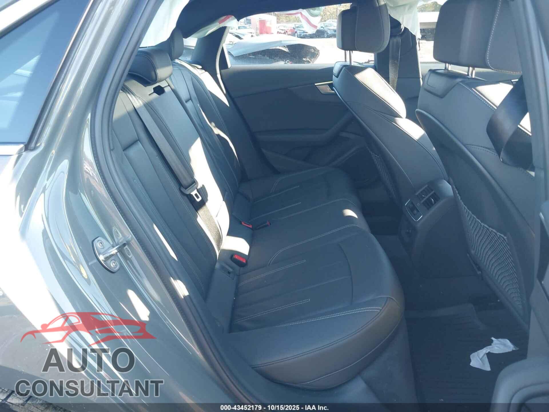 AUDI A4 2024 - WAUDAAF48RN007810