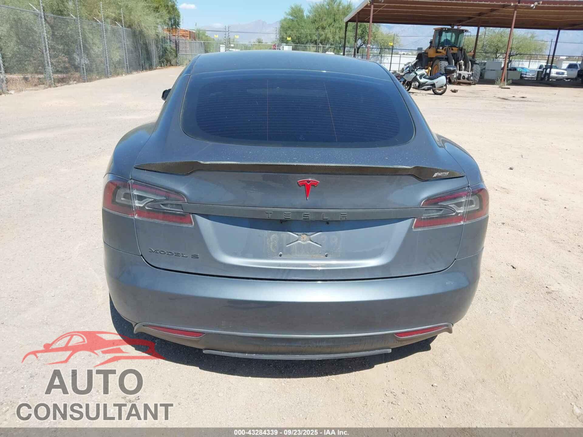 TESLA MODEL S 2013 - 5YJSA1CN5DFP05919