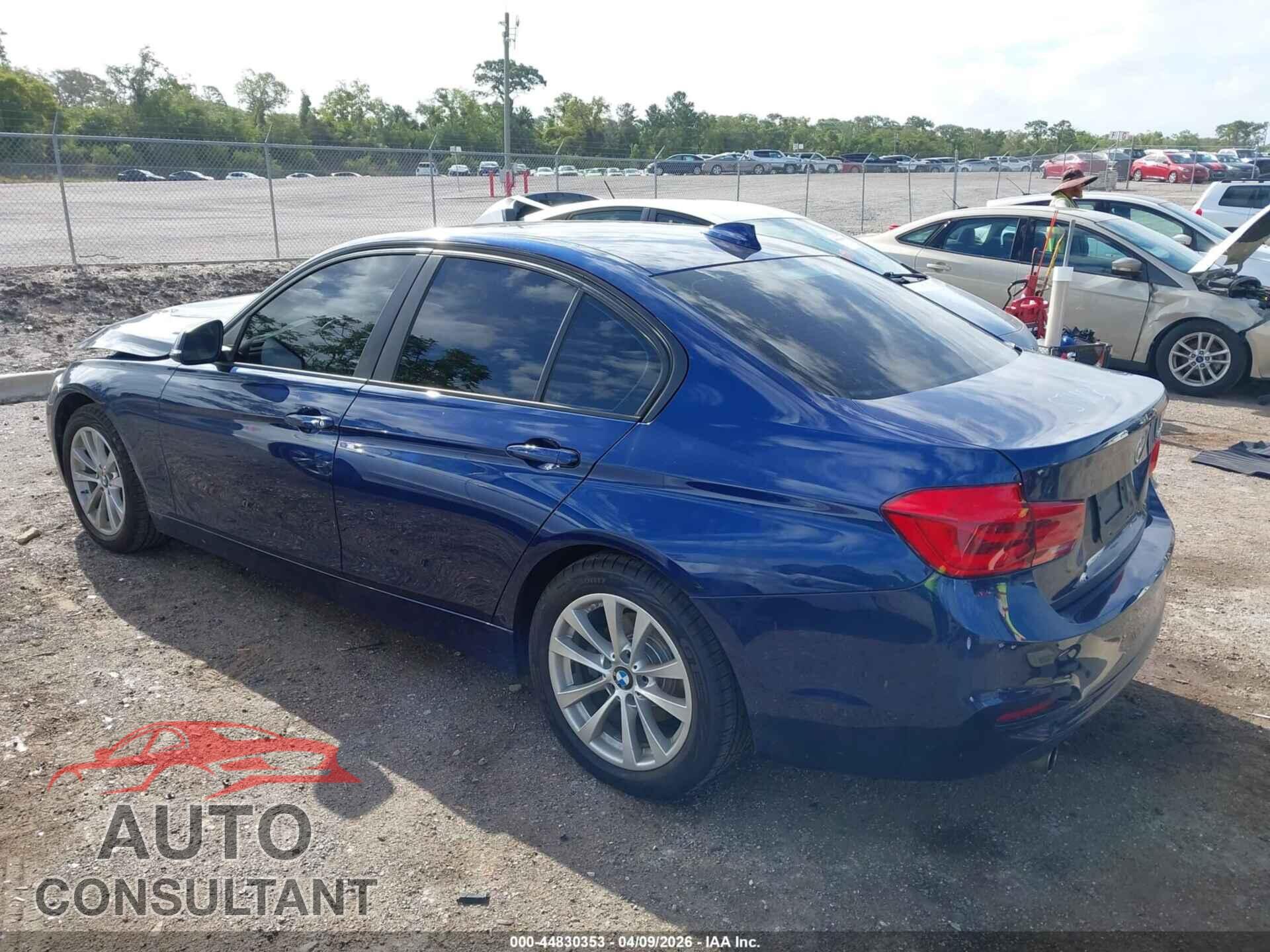 BMW 320I 2018 - WBA8E1G55JNU89735