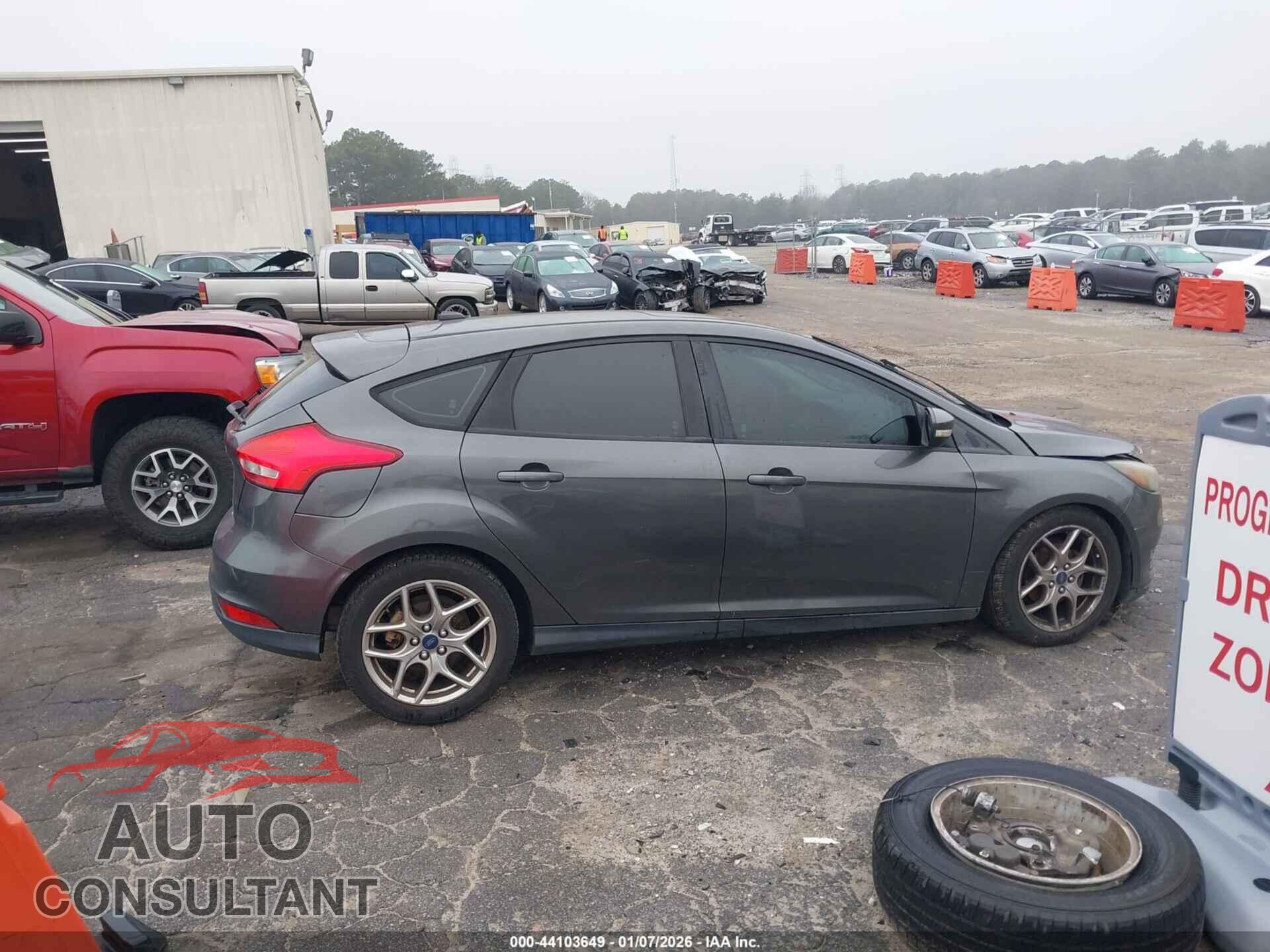 FORD FOCUS 2015 - 1FADP3K28FL319852