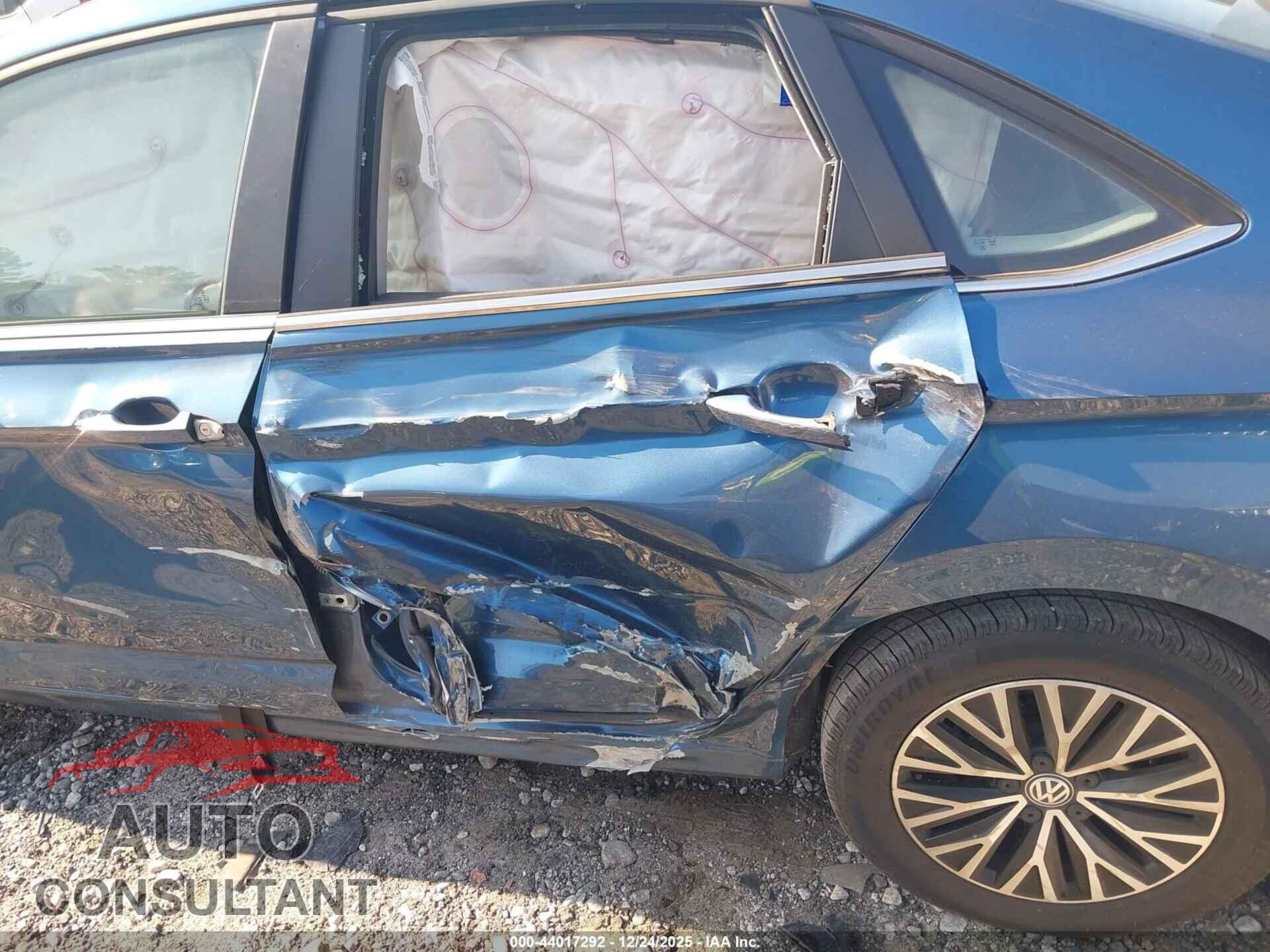 VOLKSWAGEN JETTA 2019 - 3VWC57BU5KM166311