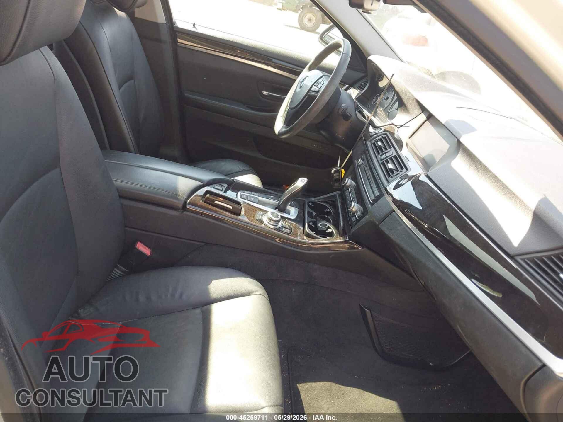 BMW 528I 2012 - WBAXH5C59CDW10890