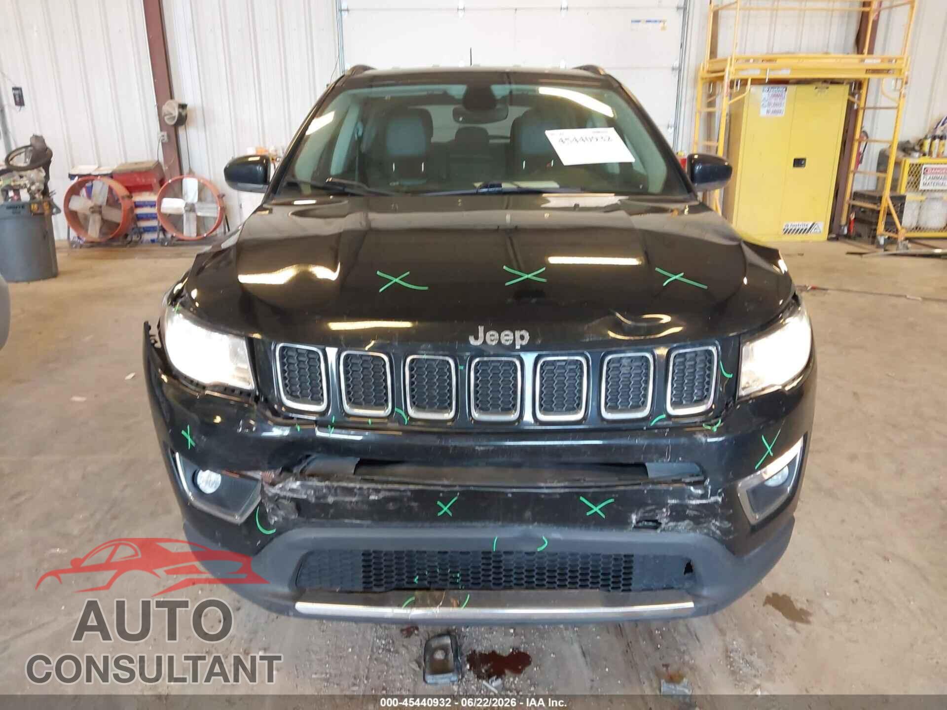 JEEP COMPASS 2018 - 3C4NJDCB8JT354229