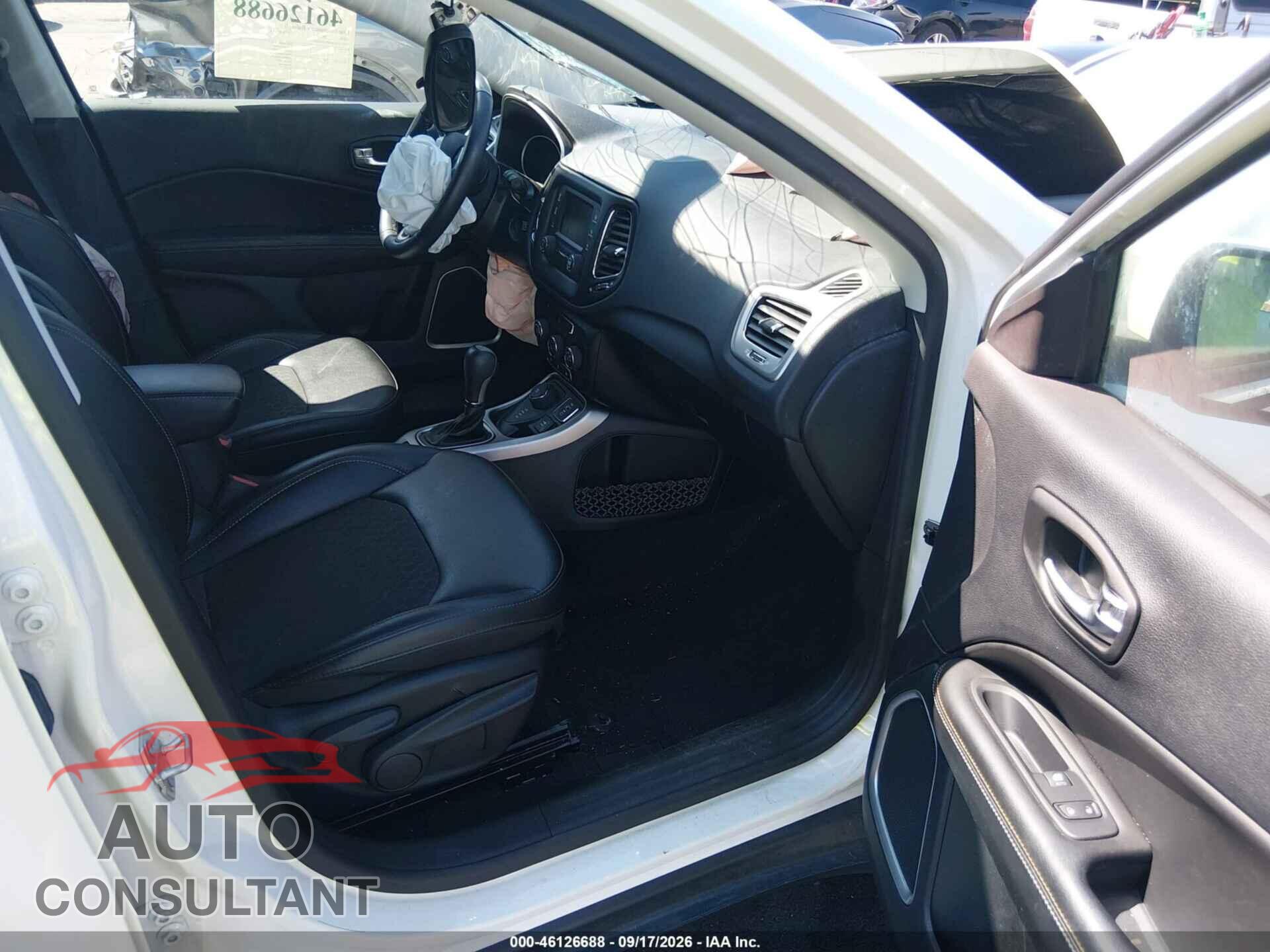 JEEP COMPASS 2018 - 3C4NJDBB8JT455000
