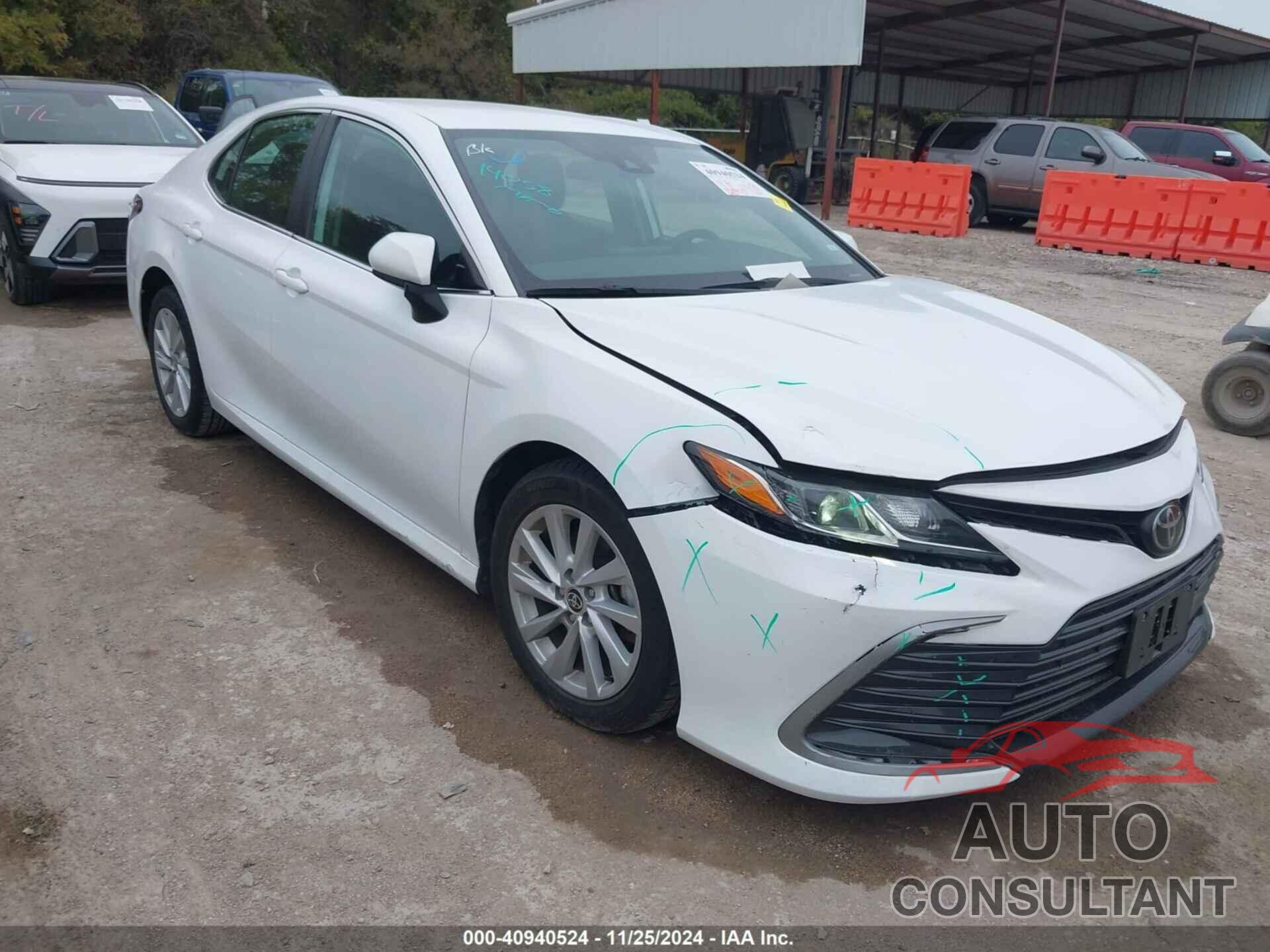 TOYOTA CAMRY 2022 - 4T1C11AK5NU709759