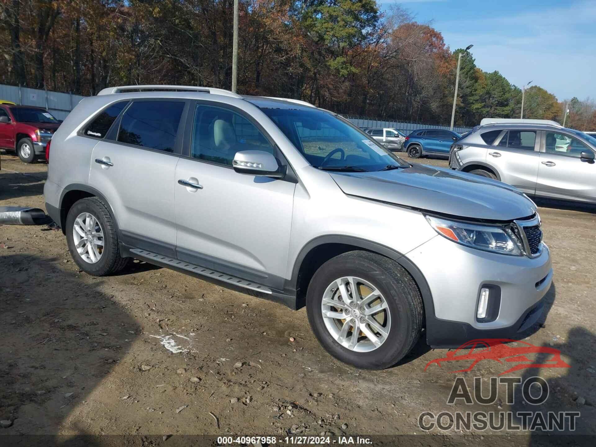 KIA SORENTO 2015 - 5XYKT3A63FG630201