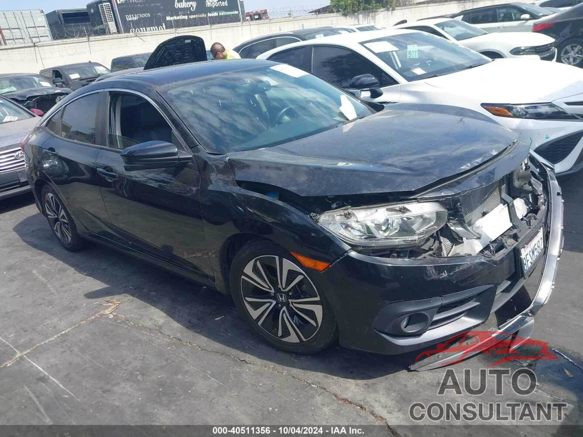 HONDA CIVIC 2018 - JHMFC1F77JX035007