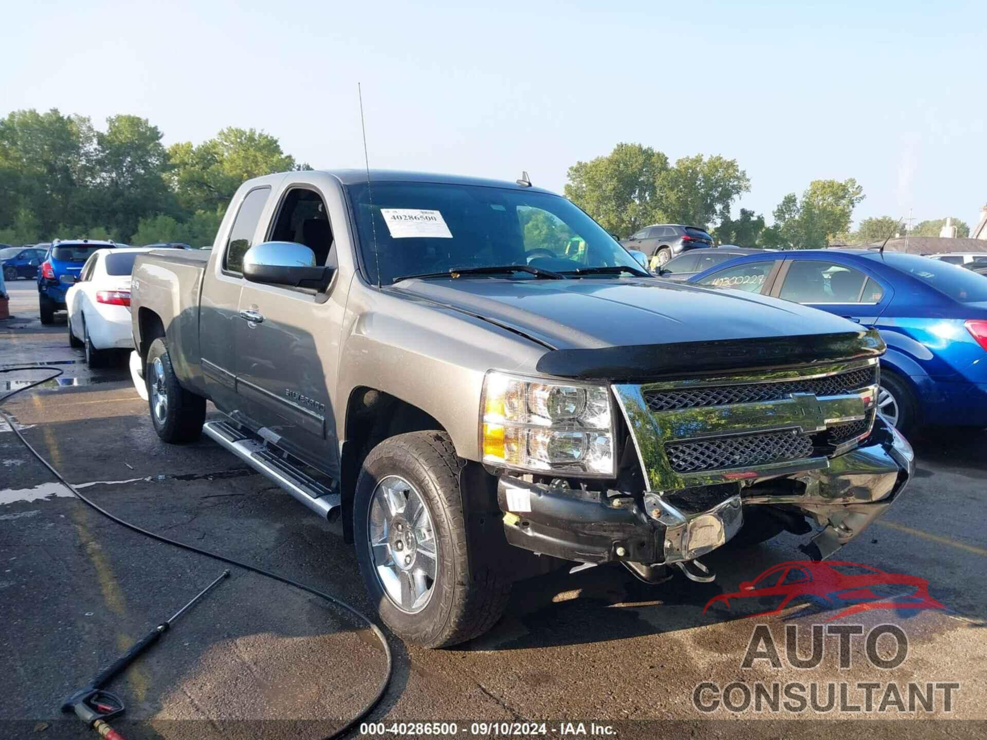 CHEVROLET SILVERADO 1500 2013 - 1GCRKSE76DZ139201