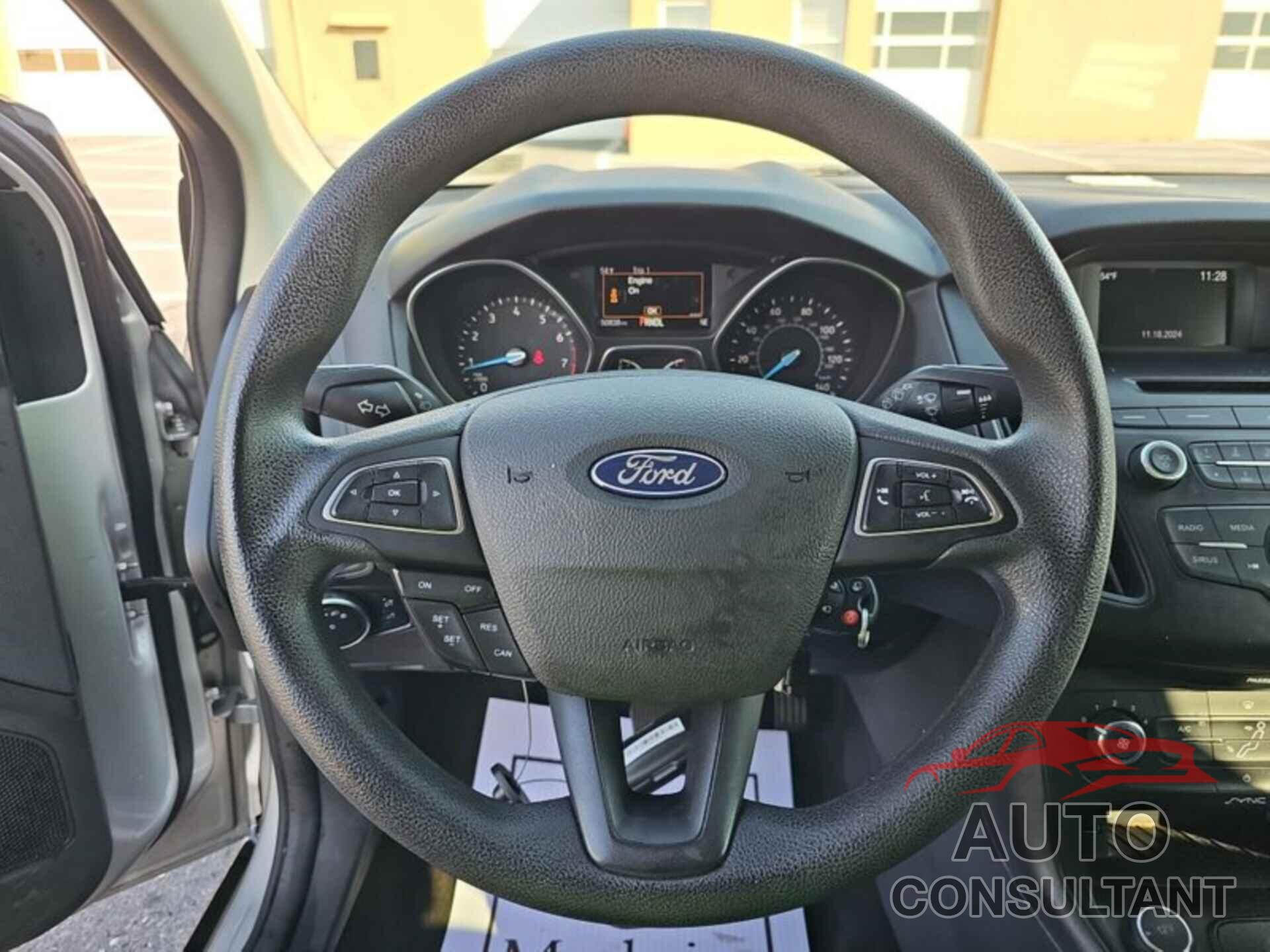 FORD FOCUS 2017 - 1FADP3K21HL228165