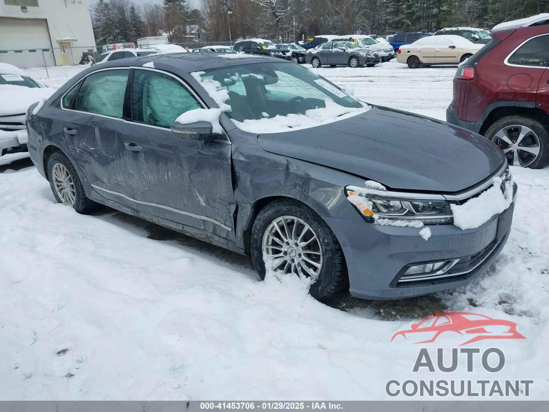 VOLKSWAGEN PASSAT 2017 - 1VWCT7A32HC033434