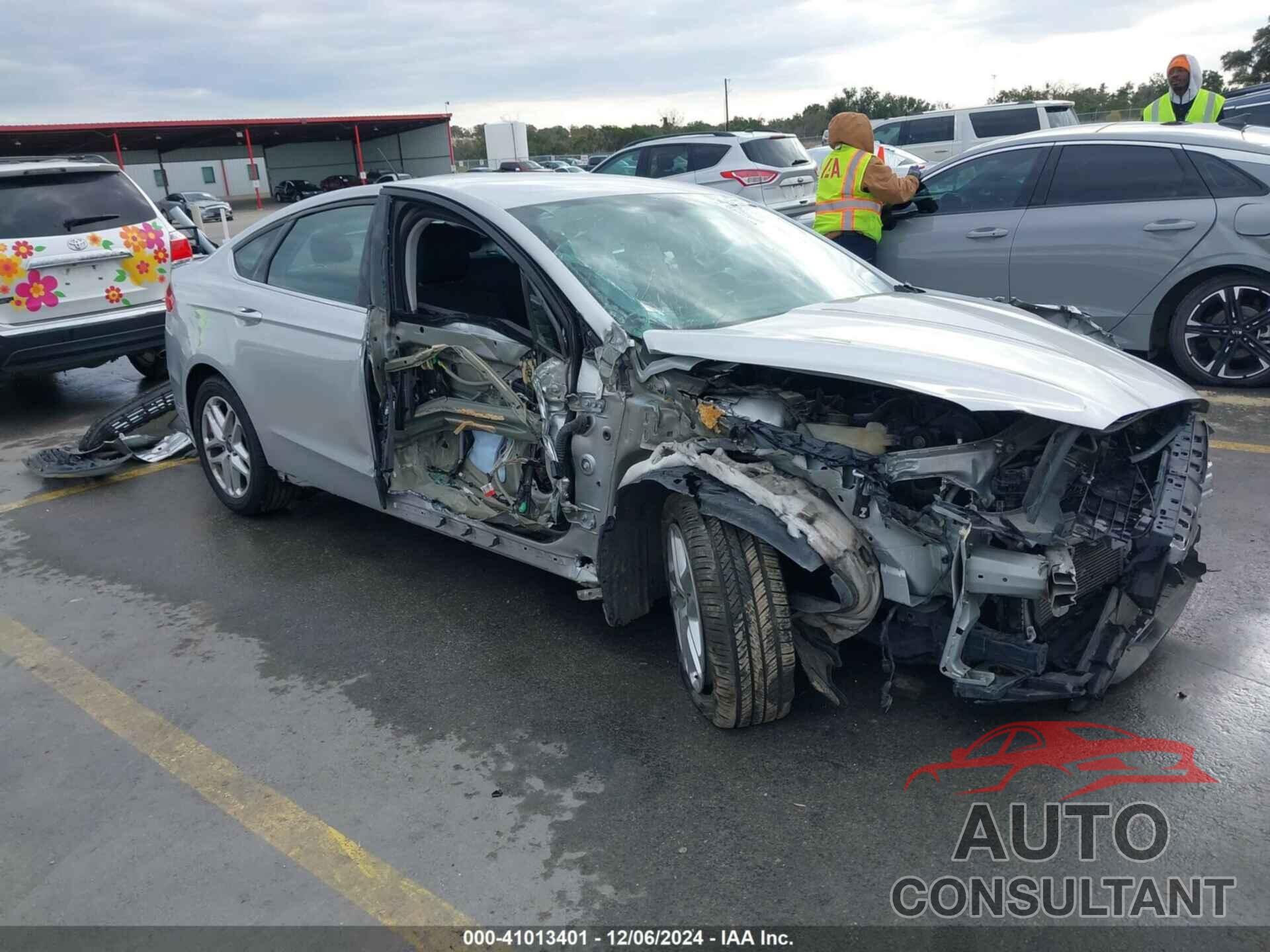 FORD FUSION 2015 - 1FA6P0H72F5113828