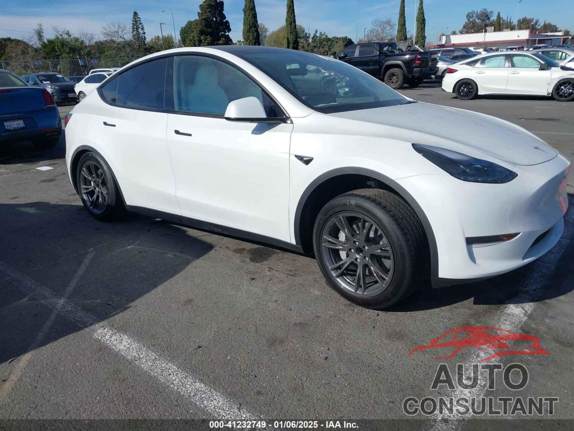 TESLA MODEL Y 2025 - 7SAYGDED5SF235499