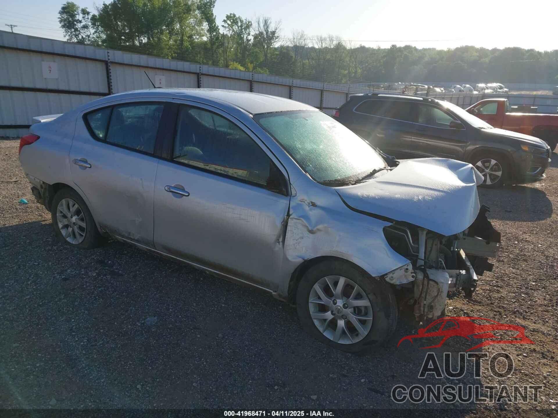 NISSAN VERSA 2017 - 3N1CN7AP5HL879936