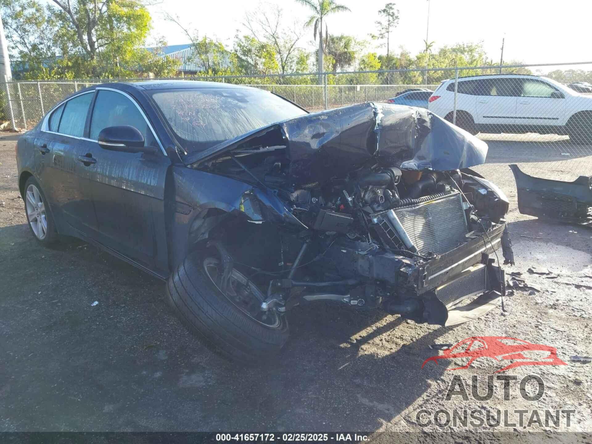 JAGUAR XE 2017 - SAJAE4BG2HA953713