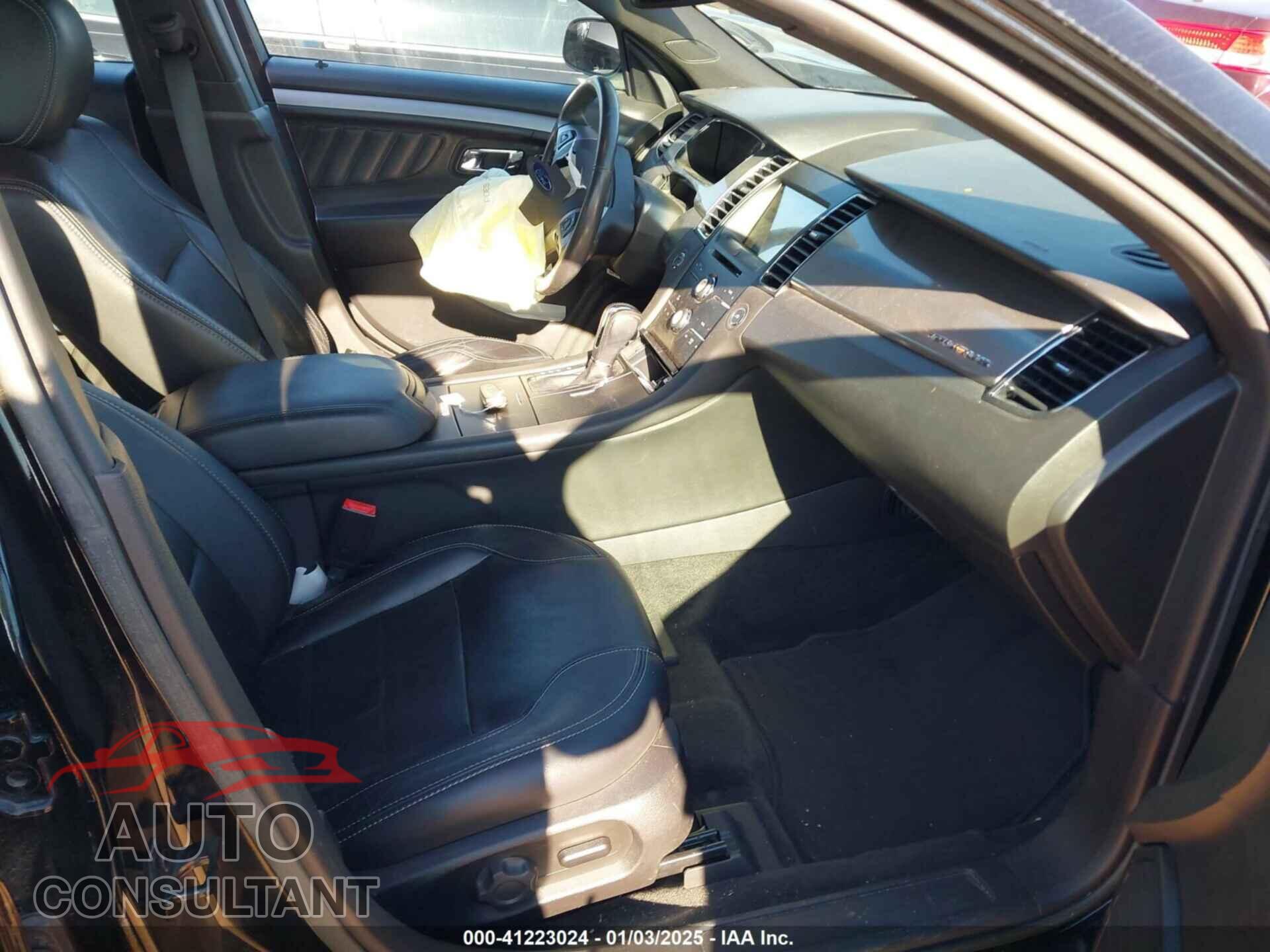 FORD TAURUS 2017 - 1FAHP2E83HG122157