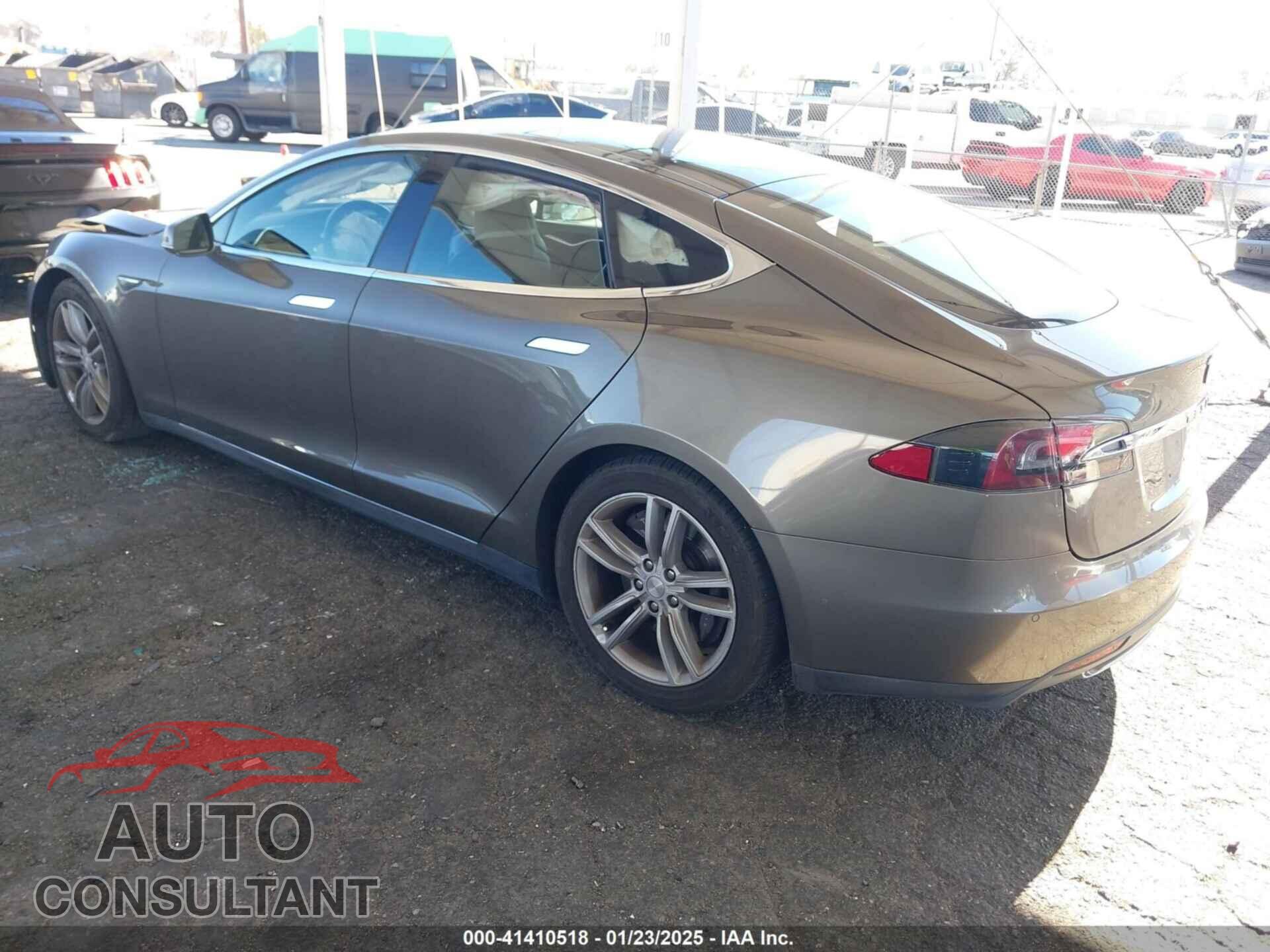 TESLA MODEL S 2015 - 5YJSA1E28FF120273