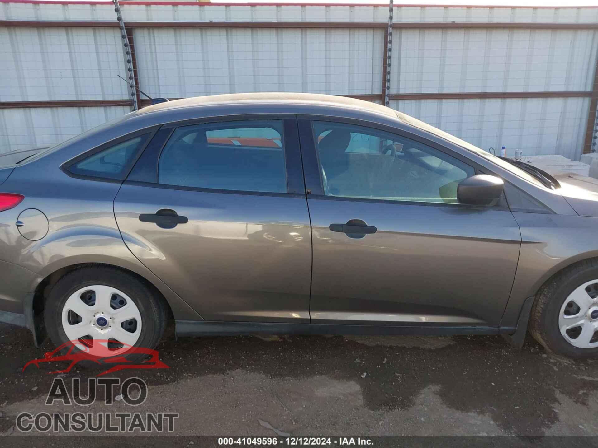 FORD FOCUS 2014 - 1FADP3E26EL270273