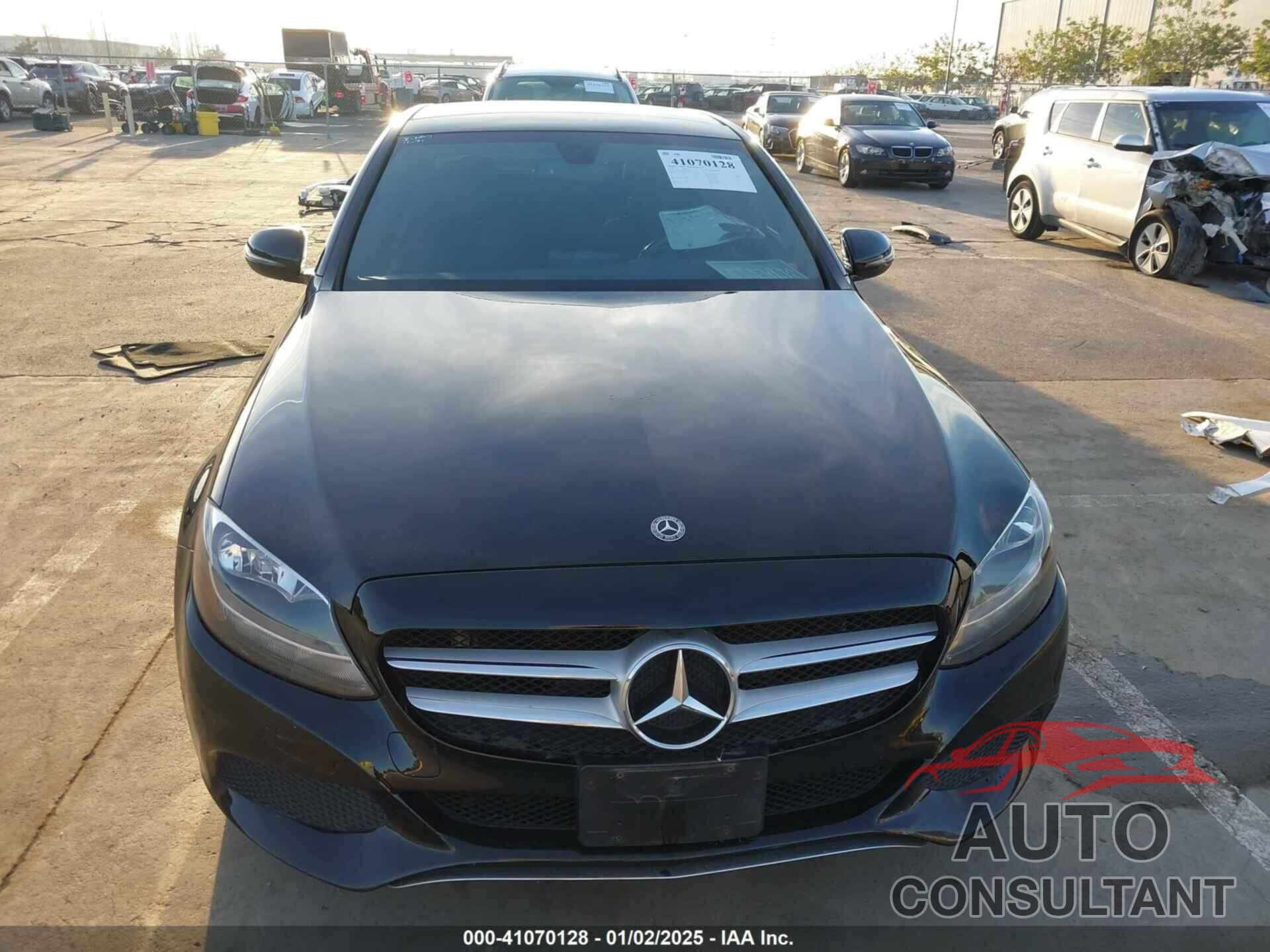 MERCEDES-BENZ C 300 2018 - 55SWF4JB7JU235626