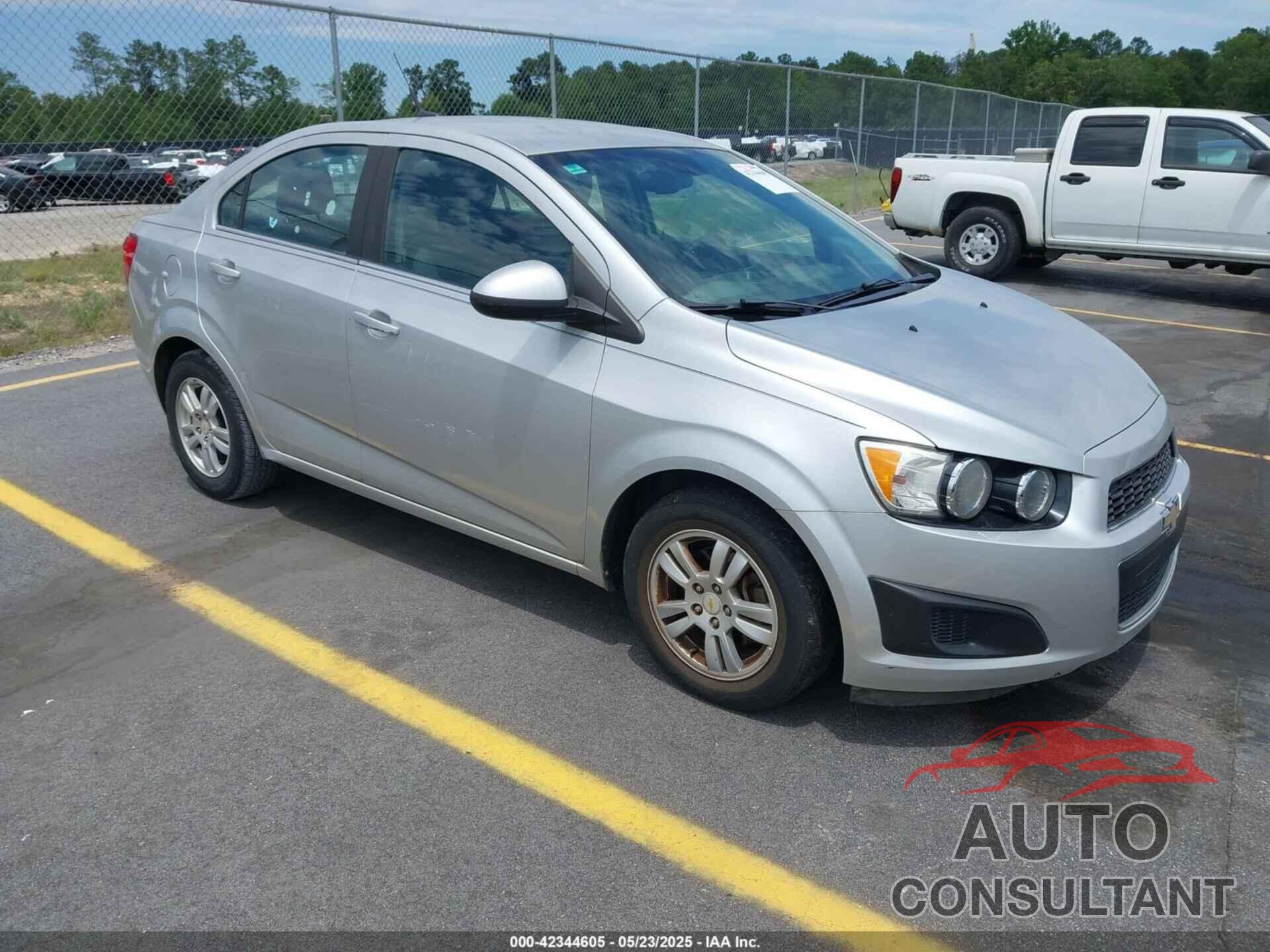 CHEVROLET SONIC 2012 - 1G1JC5SH4C4107831