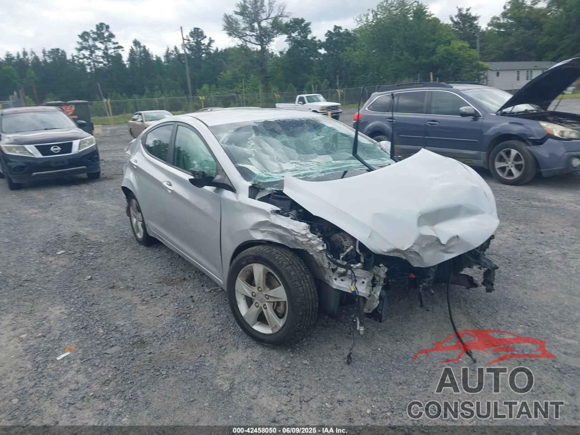 HYUNDAI ELANTRA 2013 - KMHDH4AE3DU784700
