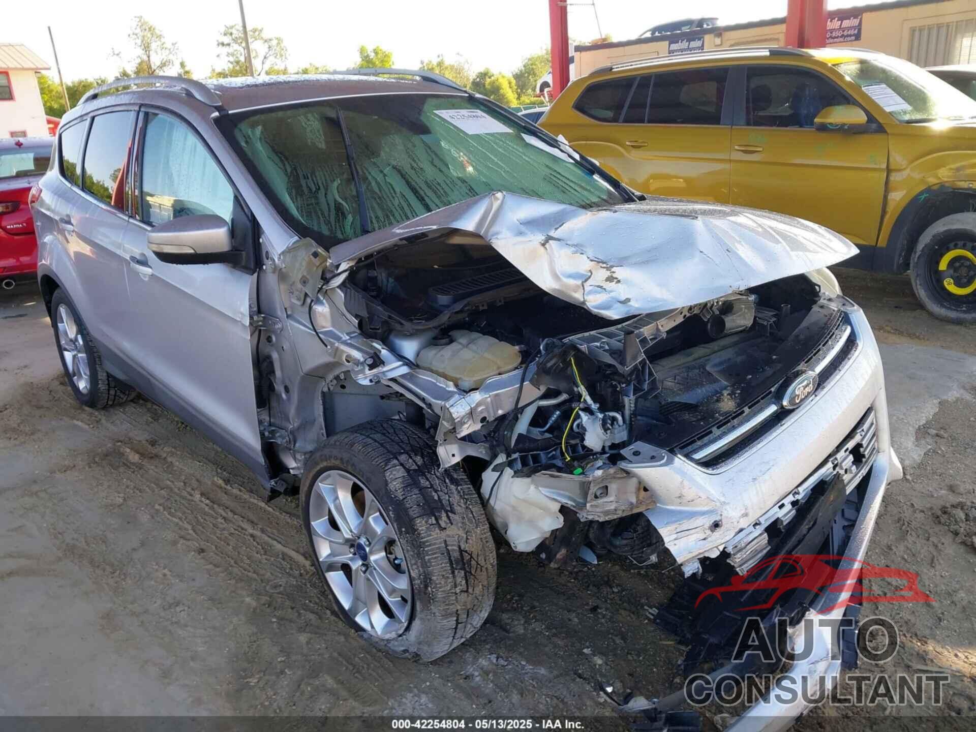 FORD ESCAPE 2015 - 1FMCU0J98FUC02676