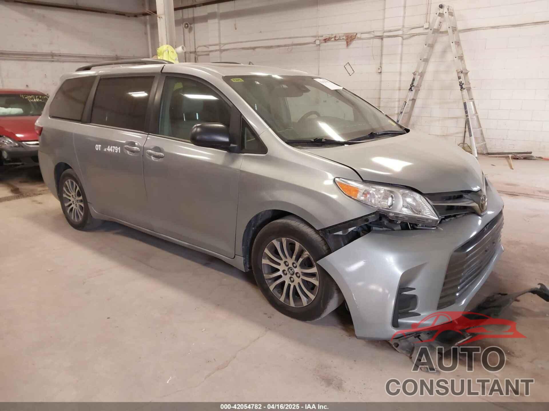 TOYOTA SIENNA 2018 - 5TDYZ3DC7JS916106