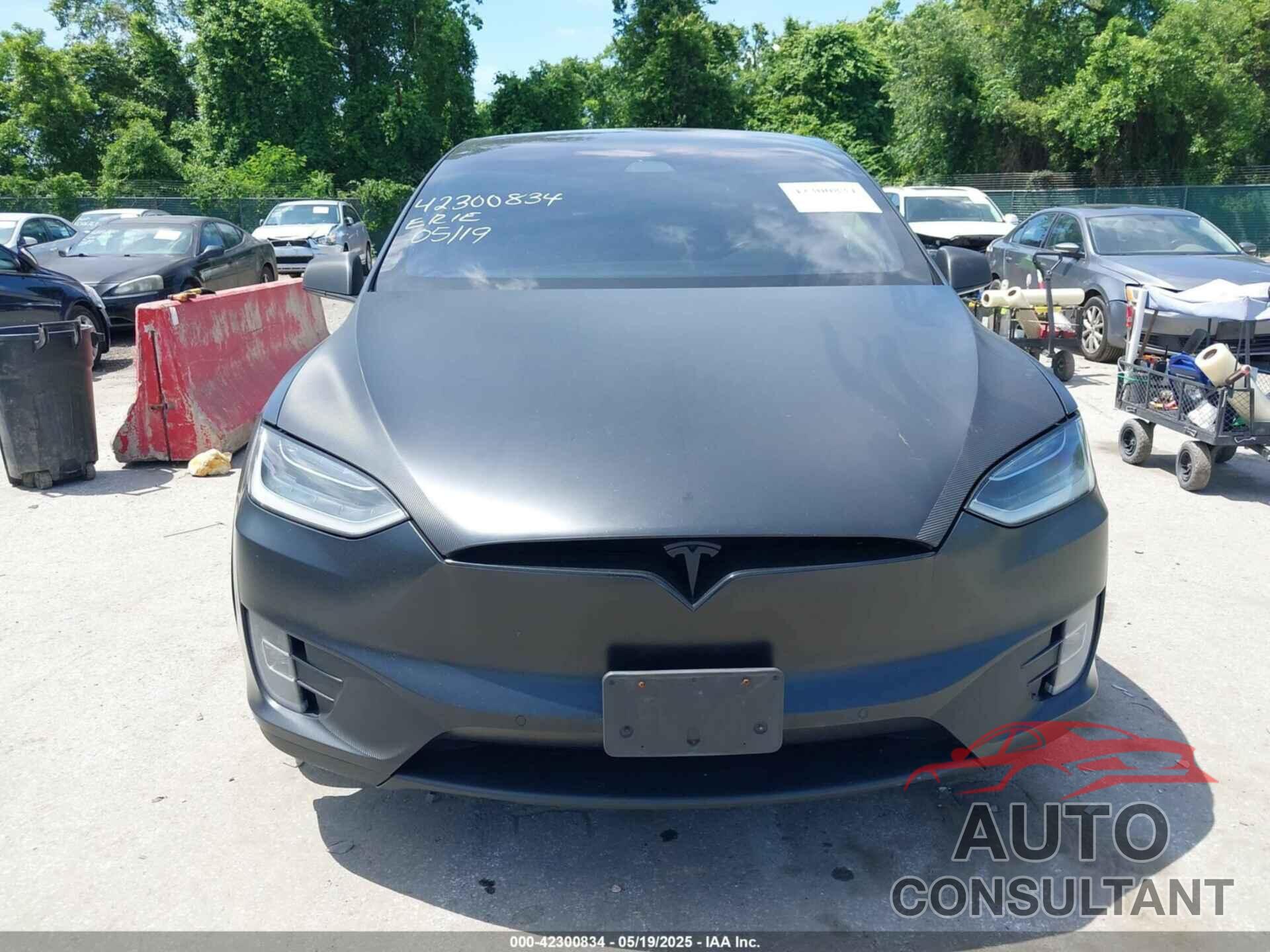TESLA MODEL X 2018 - 5YJXCAE20JF142289