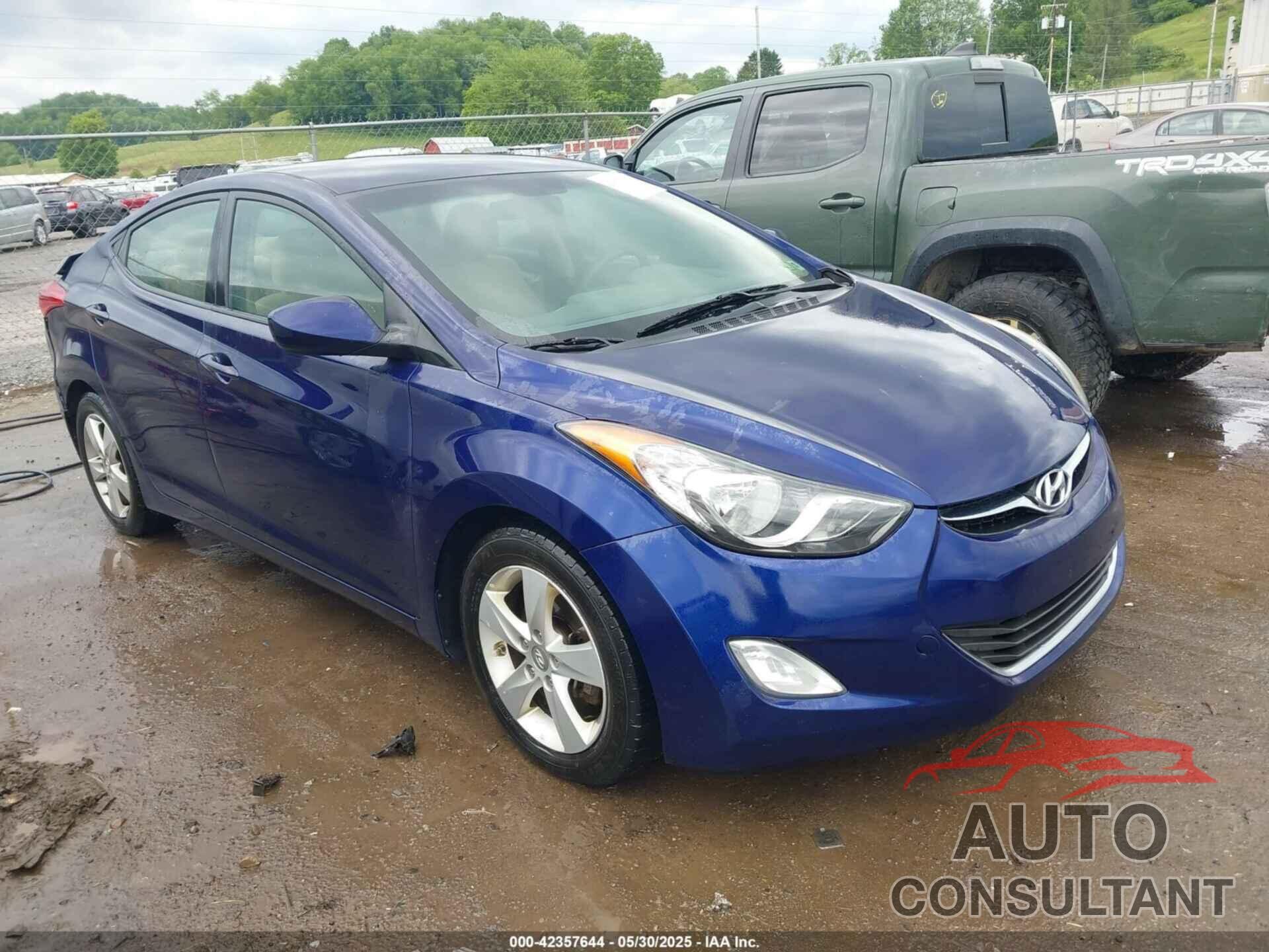 HYUNDAI ELANTRA 2013 - 5NPDH4AE7DH449986
