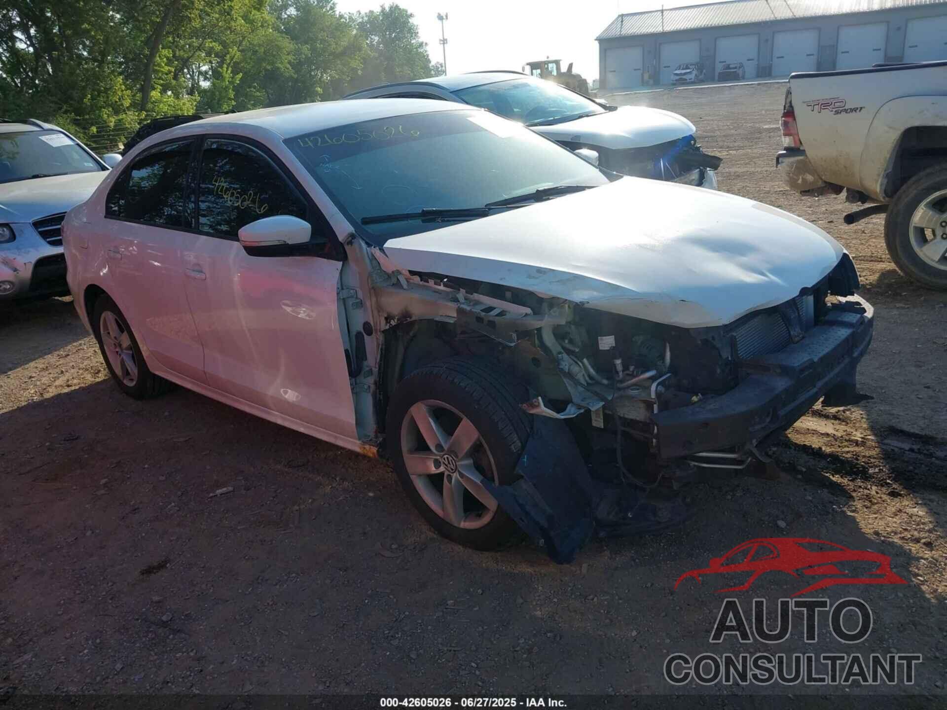 VOLKSWAGEN JETTA 2011 - 3VWLL7AJXBM084362