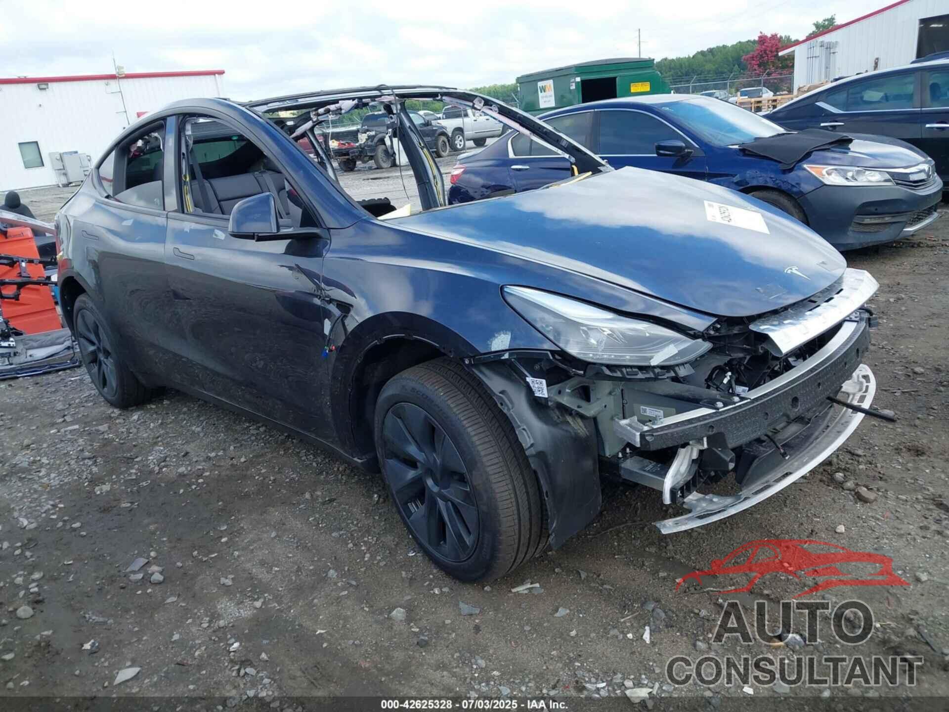 TESLA MODEL Y 2025 - 7SAYGDEE7SA358243