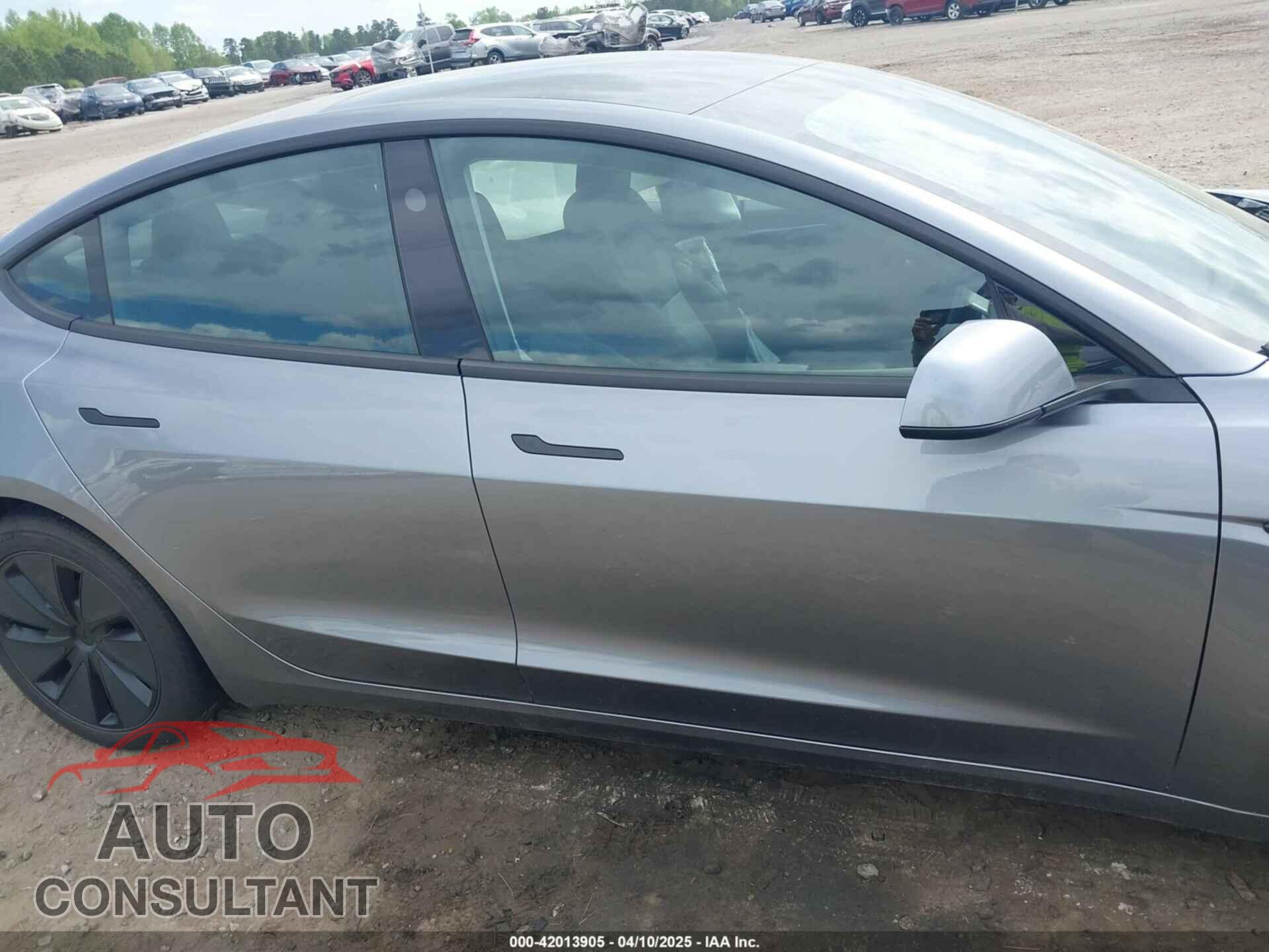 TESLA MODEL 3 2024 - 5YJ3E1EB8RF846549