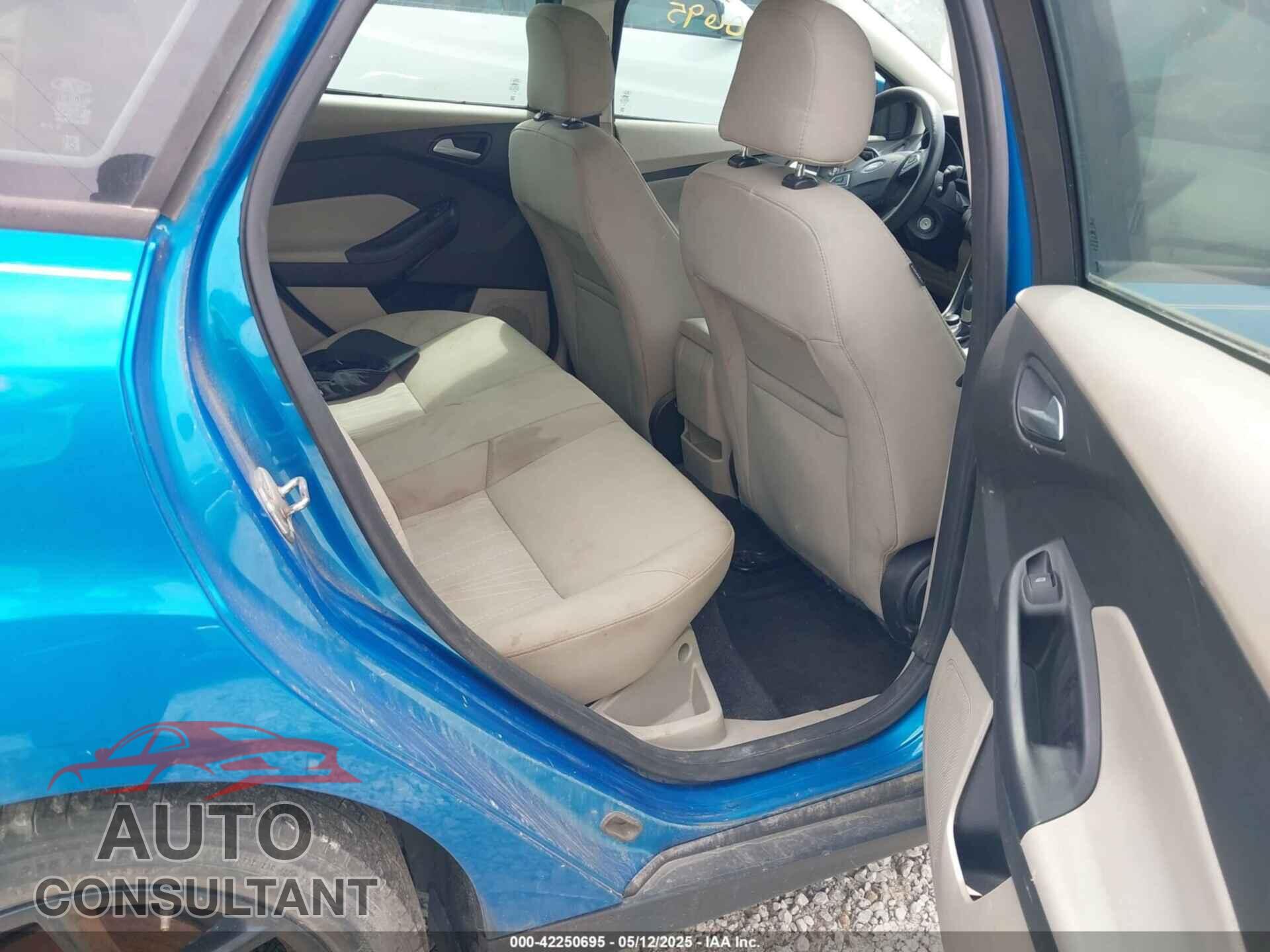 FORD FOCUS 2016 - 1FADP3FE2GL211832