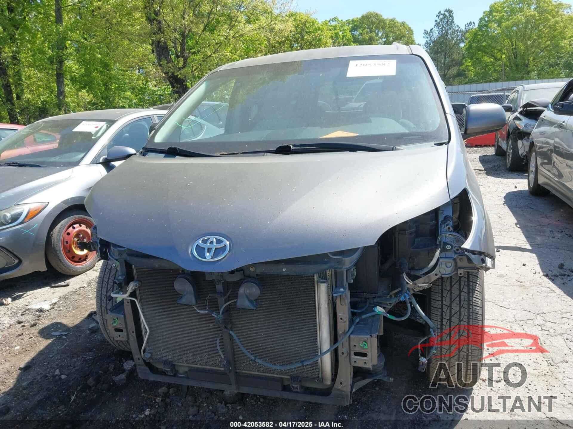 TOYOTA SIENNA 2011 - 5TDKK3DC3BS112980