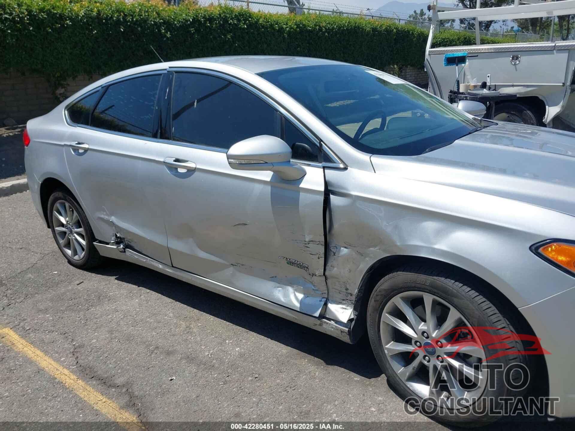FORD FUSION ENERGI 2018 - 3FA6P0PU9JR187261