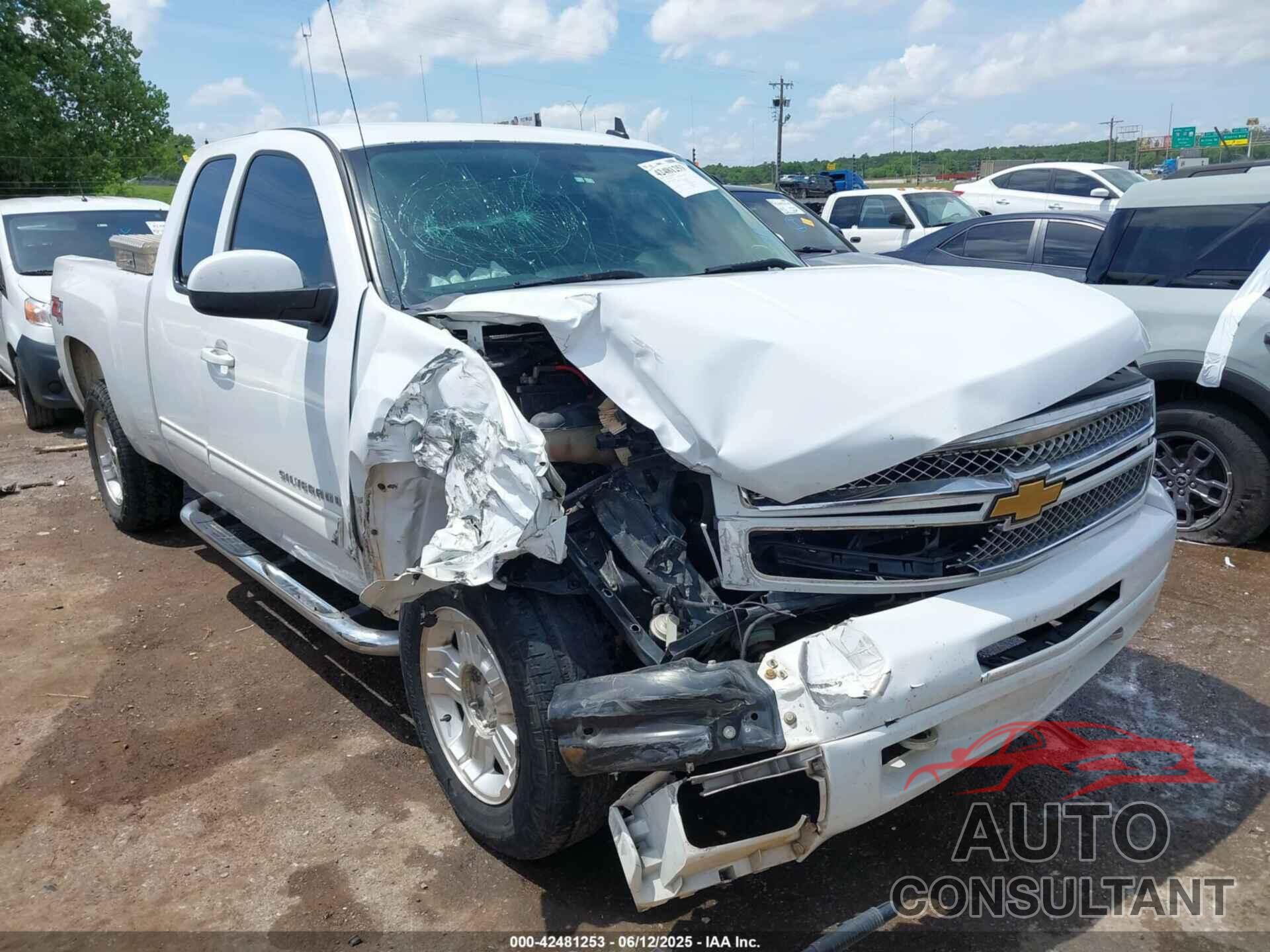 CHEVROLET SILVERADO 1500 2013 - 1GCRKSE77DZ405809