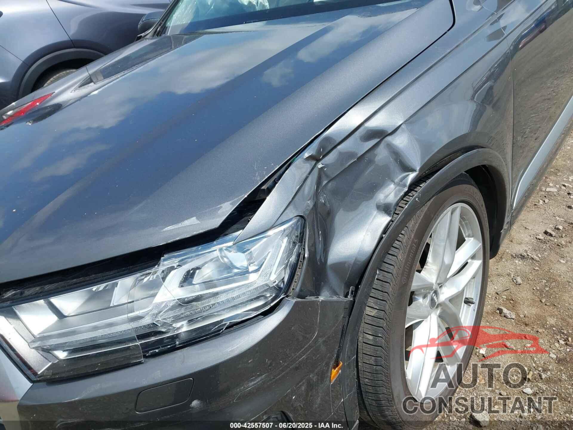 AUDI Q7 2018 - WA1VAAF75JD036199