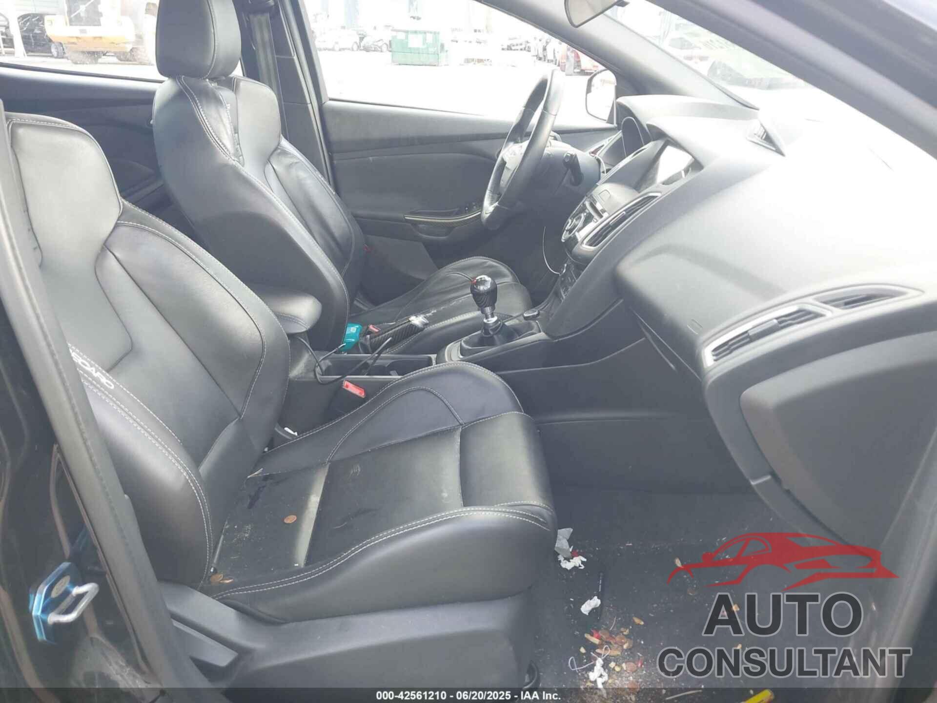FORD FOCUS ST 2017 - 1FADP3L92HL234049