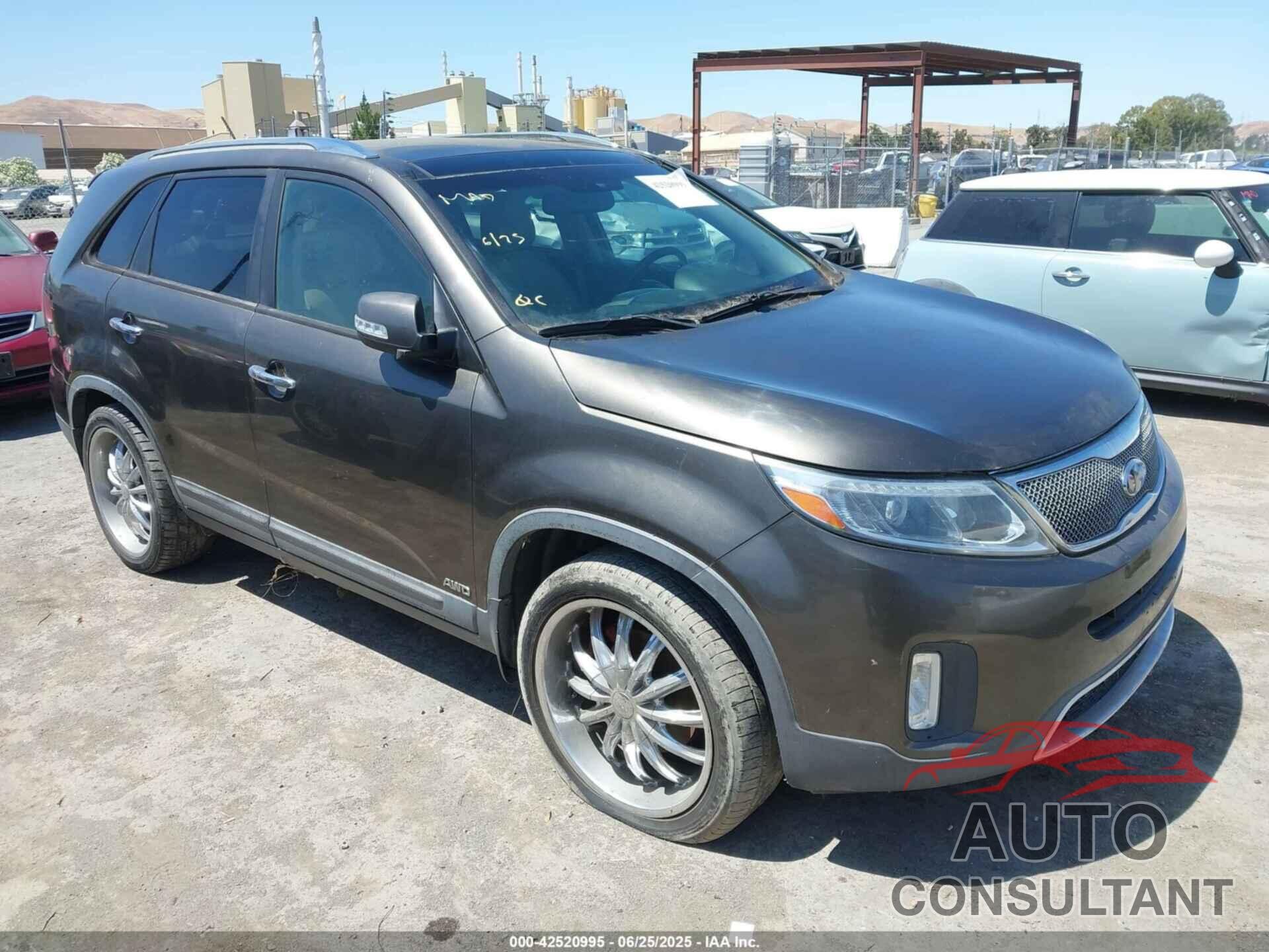 KIA SORENTO 2015 - 5XYKUDA70FG556683
