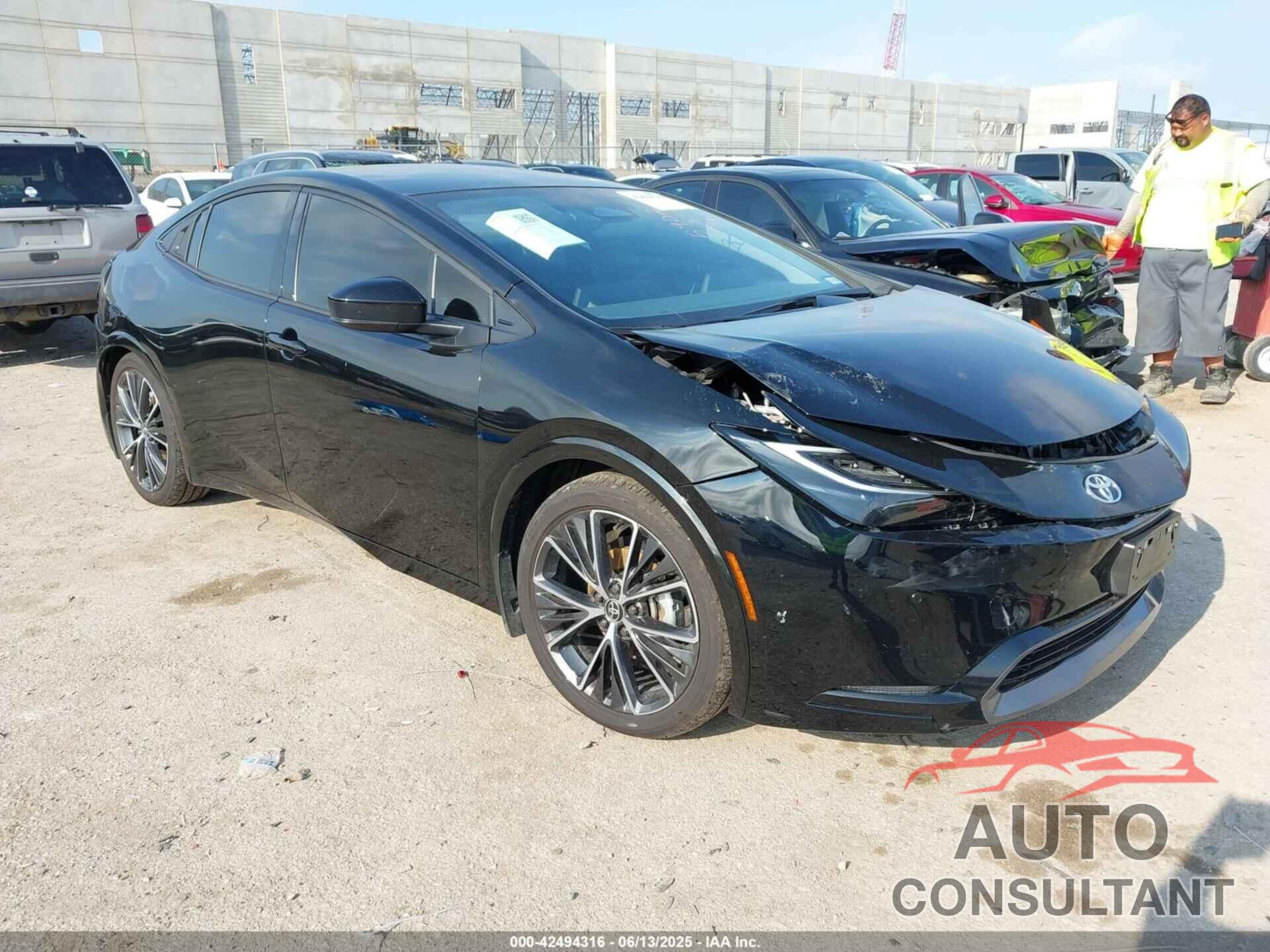 TOYOTA PRIUS 2024 - JTDACAAU0R3035376