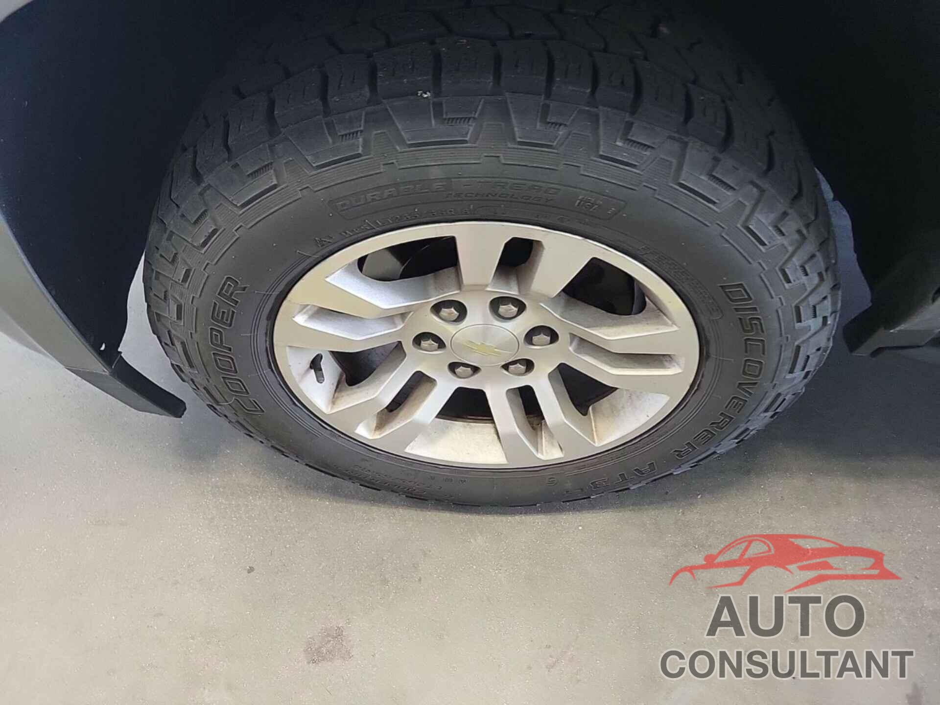 CHEVROLET SUBURBAN 2018 - 1GNSKKEC2JR217684