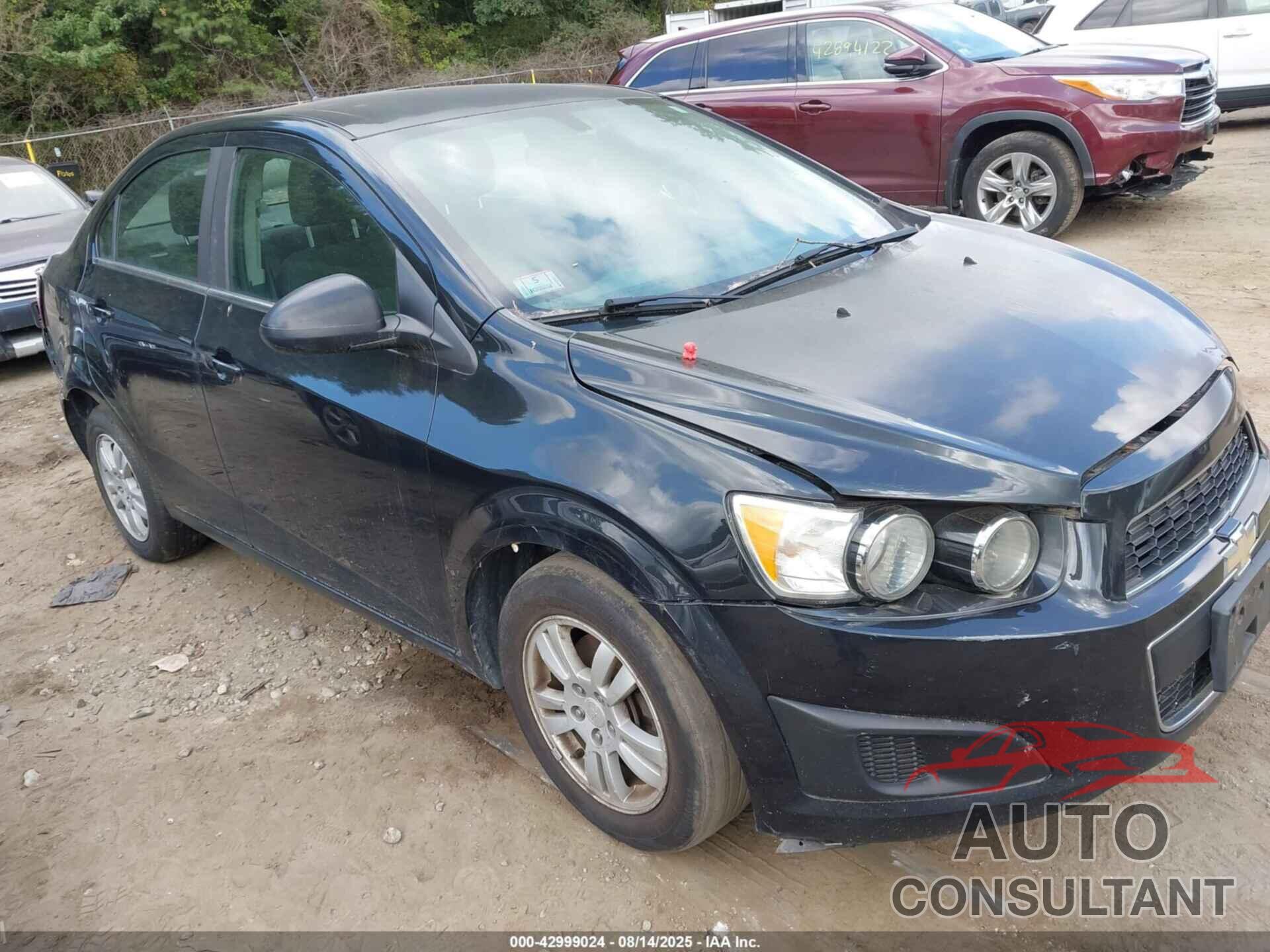 CHEVROLET SONIC 2014 - 1G1JC5SB3E4186634